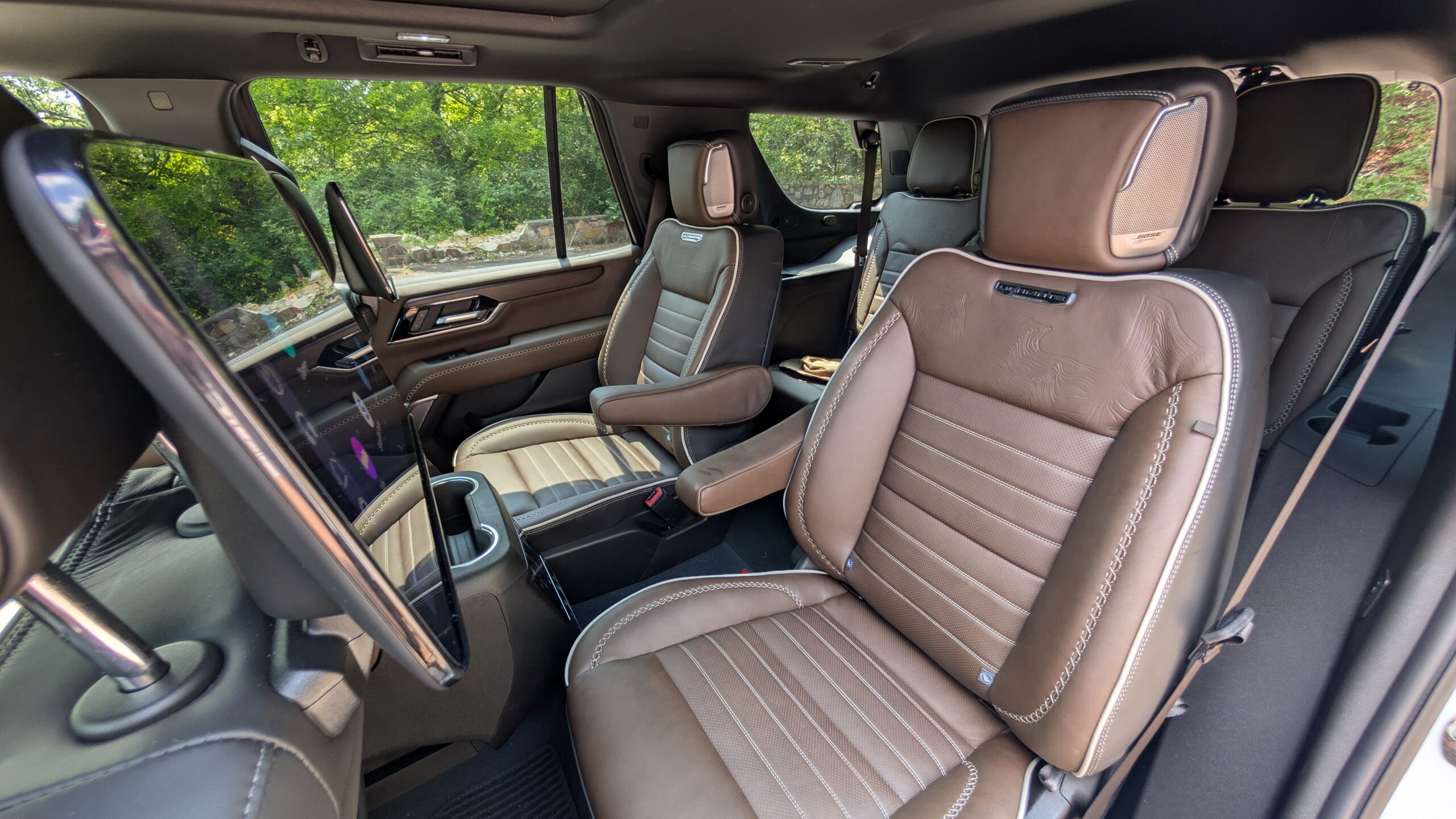 2026 GMC Yukon Denali Ultimate by Stephen Rivers for Carscoops 31