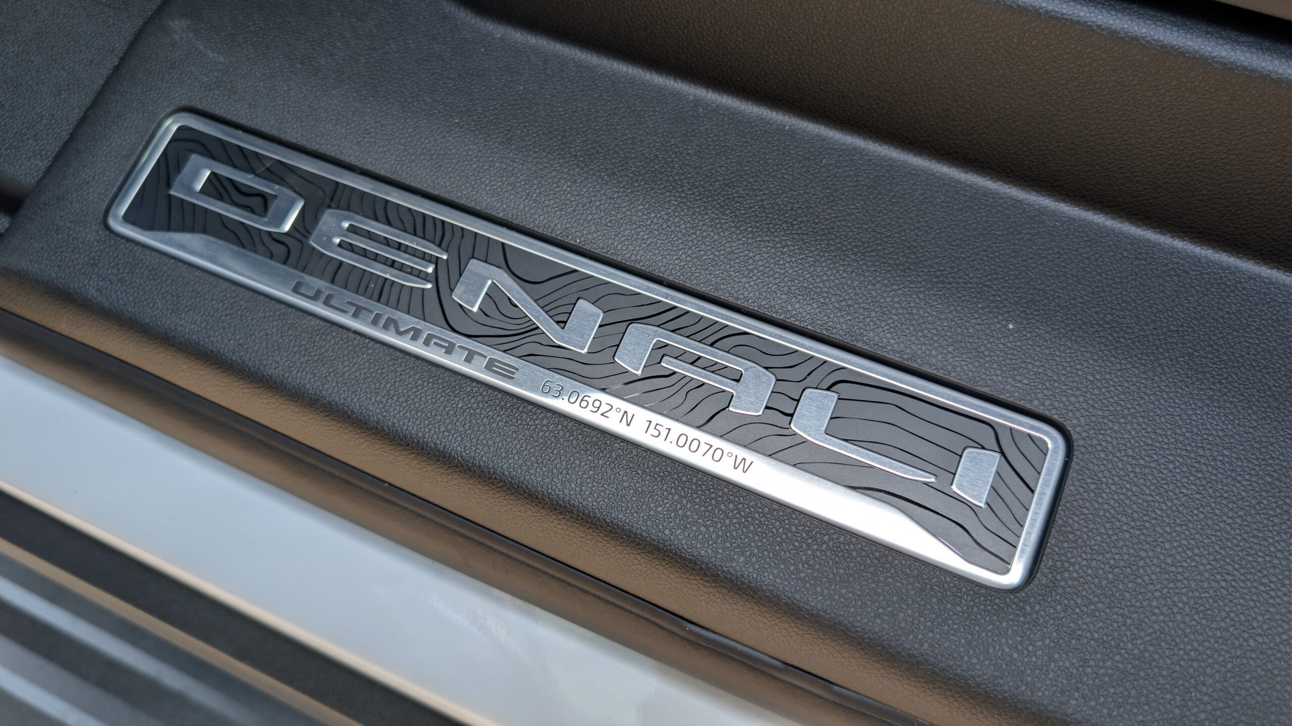 2026 GMC Yukon Denali Ultimate by Stephen Rivers for Carscoops 33