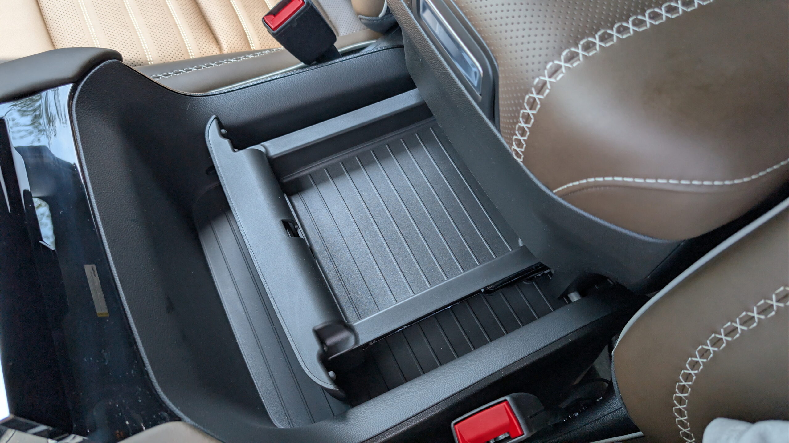 2026 GMC Yukon Denali Ultimate by Stephen Rivers for Carscoops 37