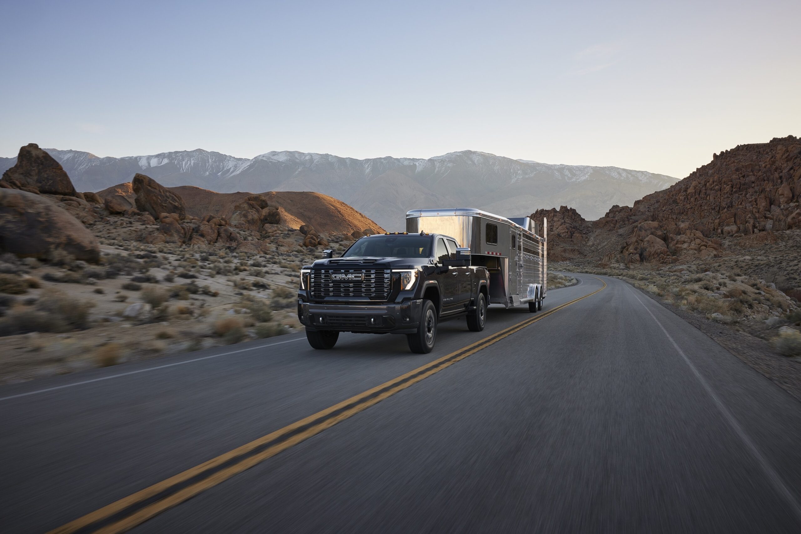 2027-GMC-Sierra-HD-HERO-2-Denali-Ultimate