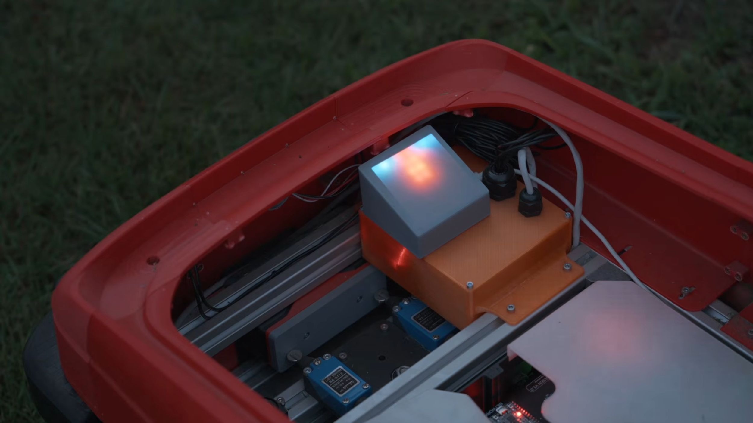 VW Golf GTI MK2 - Robot Lawn Mower - Project Hunter (14)