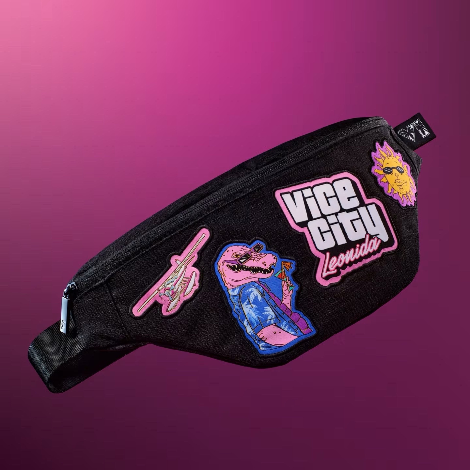 GTAVI_CE_CrossbodyBag_1440x1440