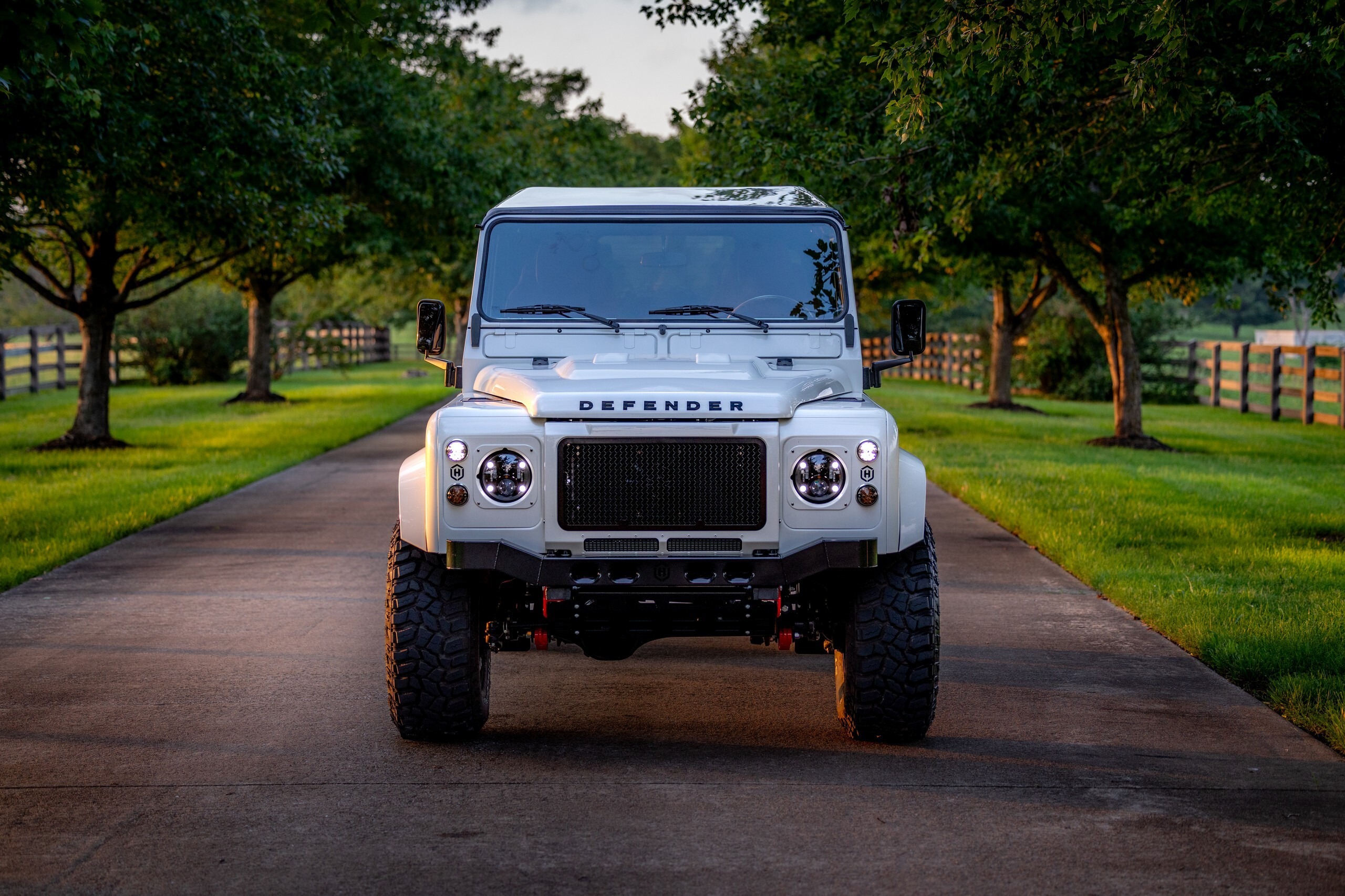Helderberg Land Rover Defender 110 White - 12