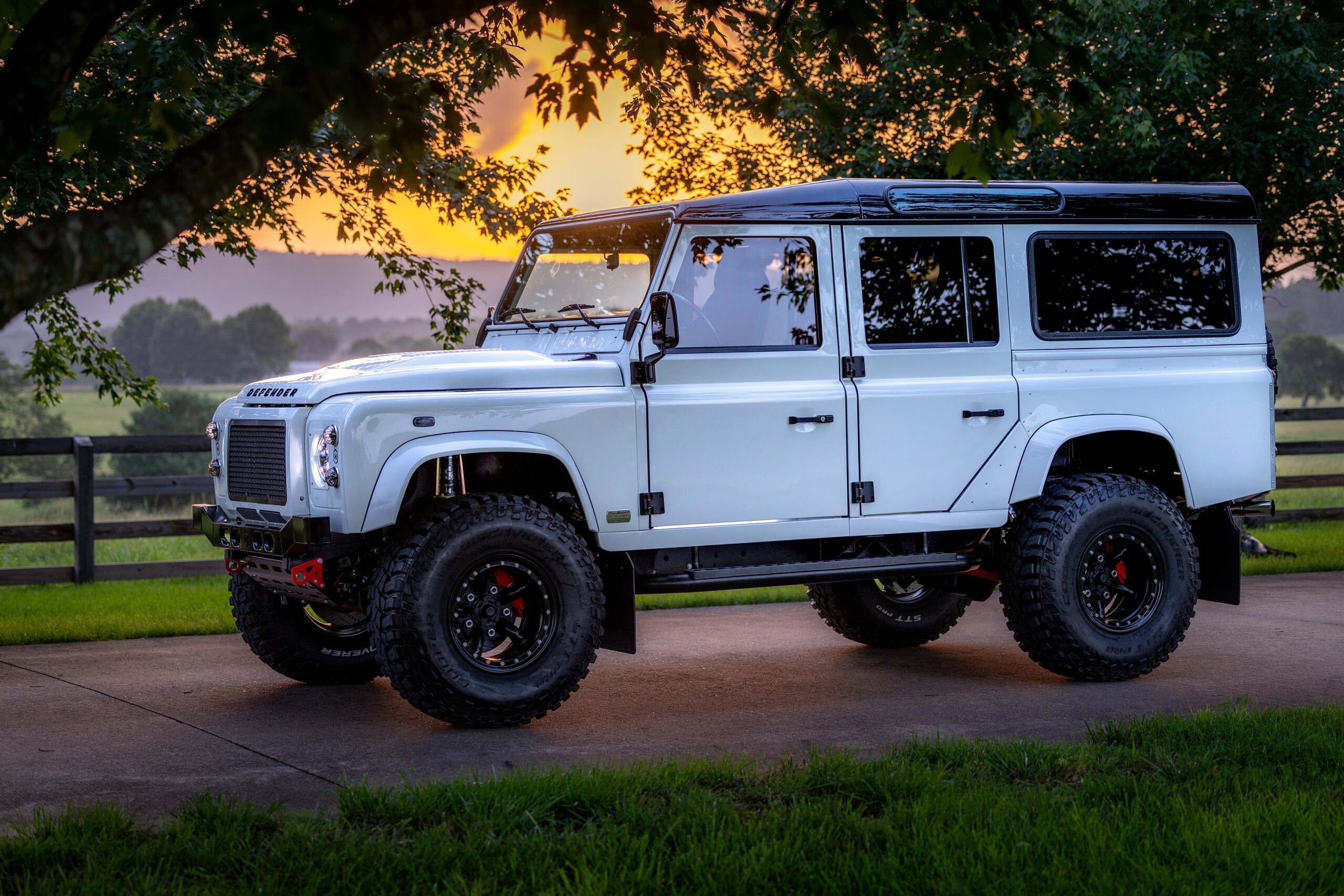 Helderberg Land Rover Defender 110 White - 18