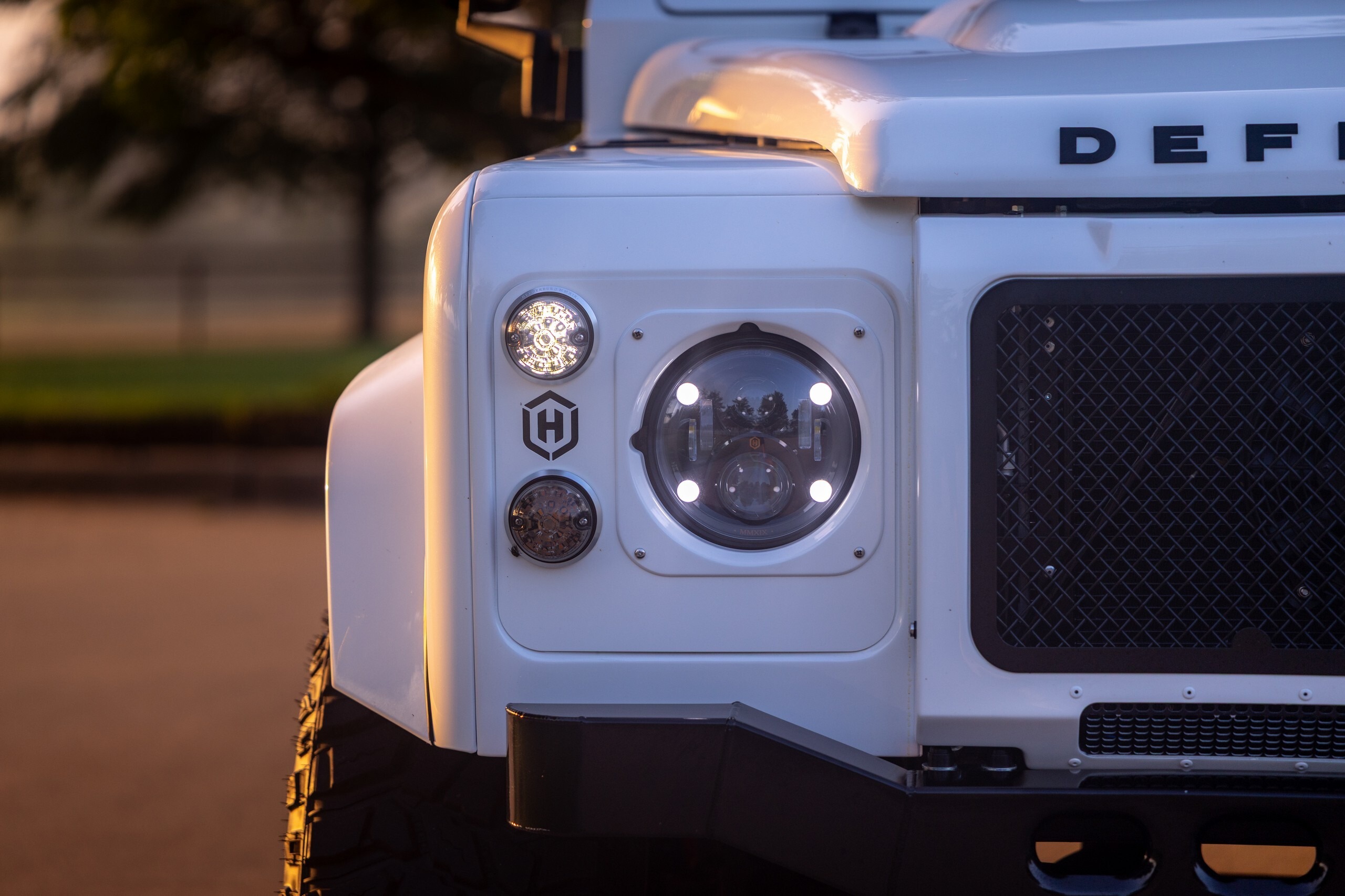 Helderberg Land Rover Defender 110 White - 24