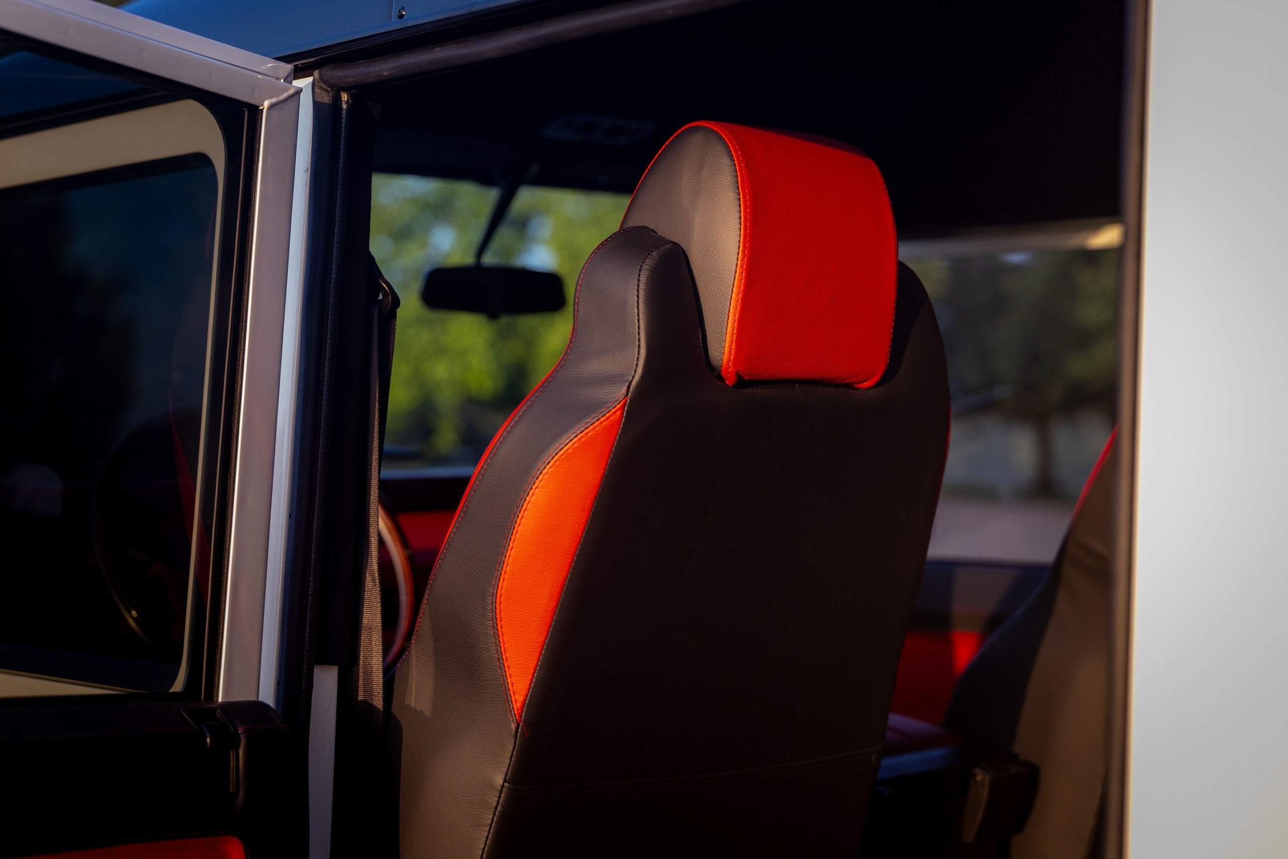 Helderberg Land Rover Defender 110 White - 27