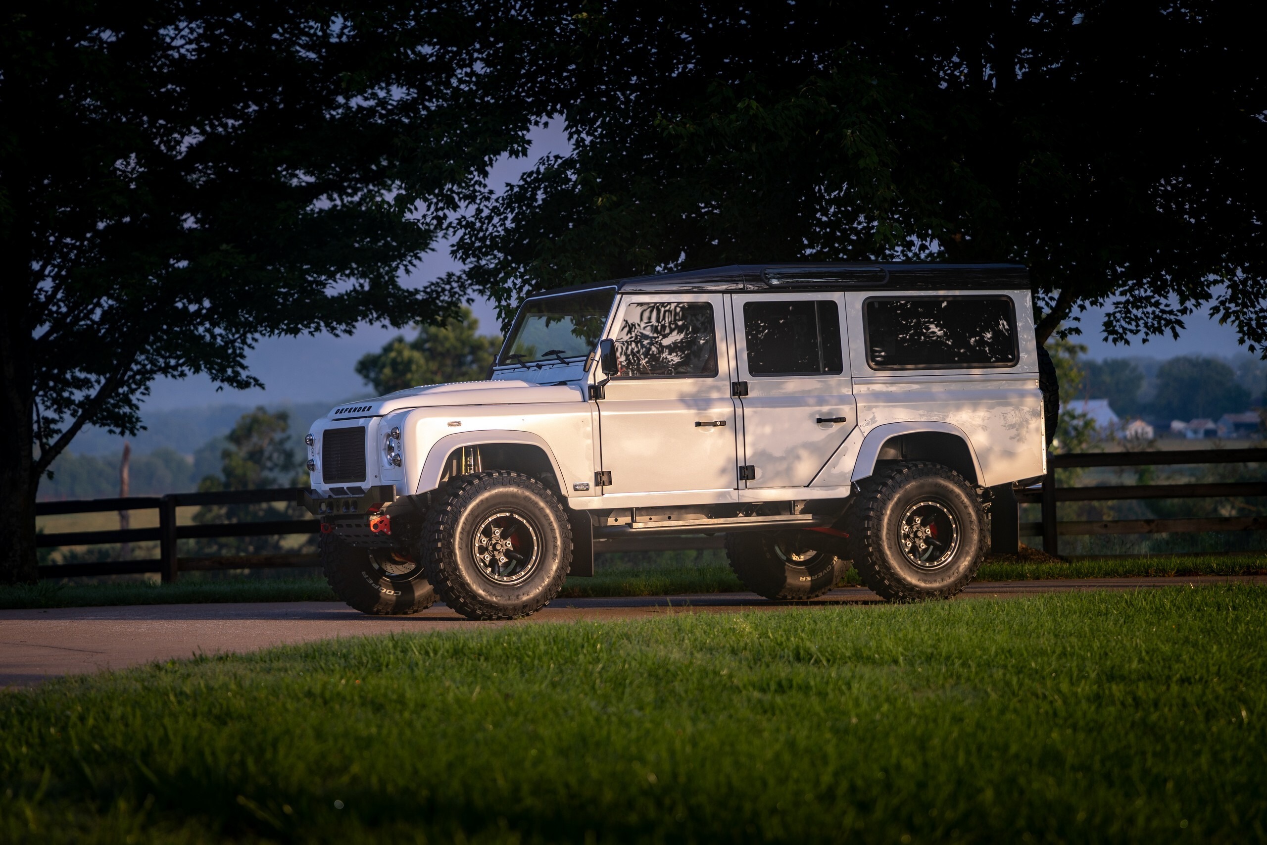 Helderberg Land Rover Defender 110 White - 28