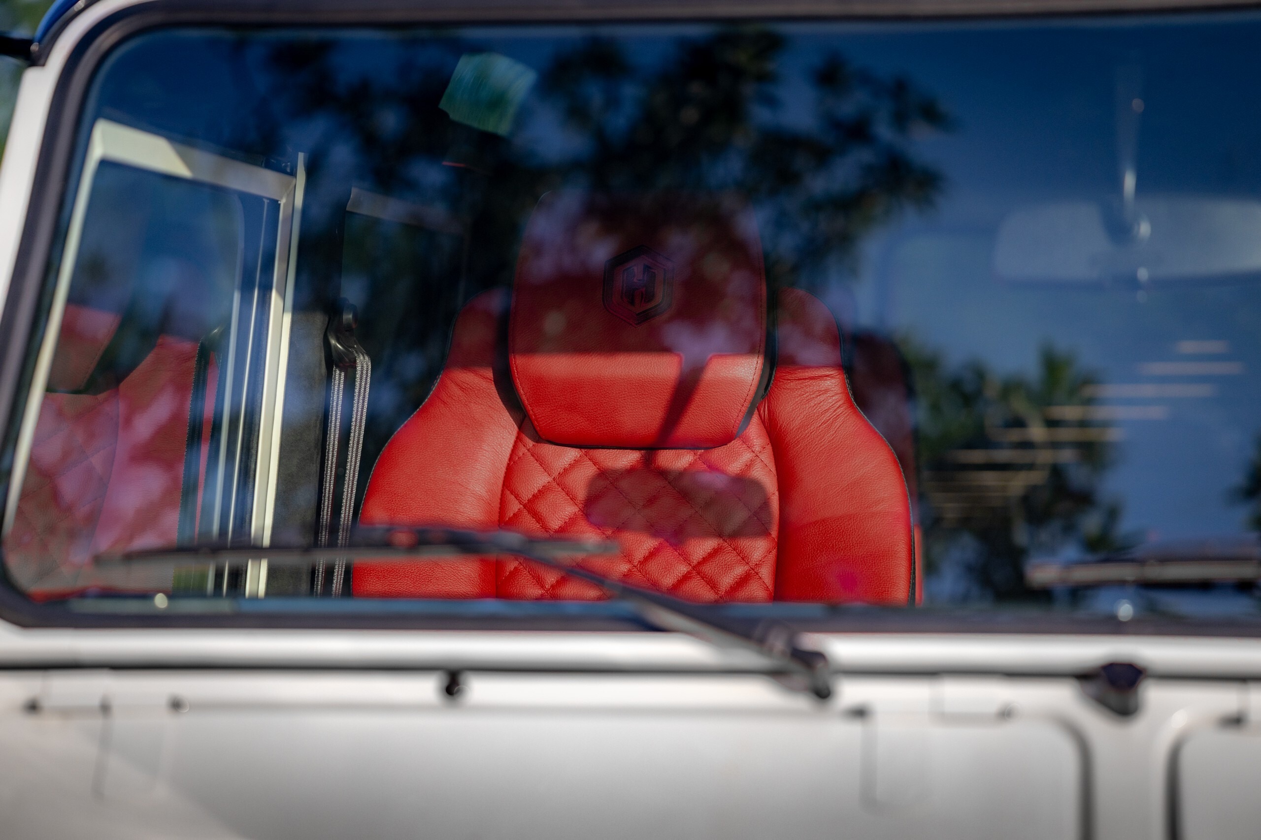 Helderberg Land Rover Defender 110 White - 34