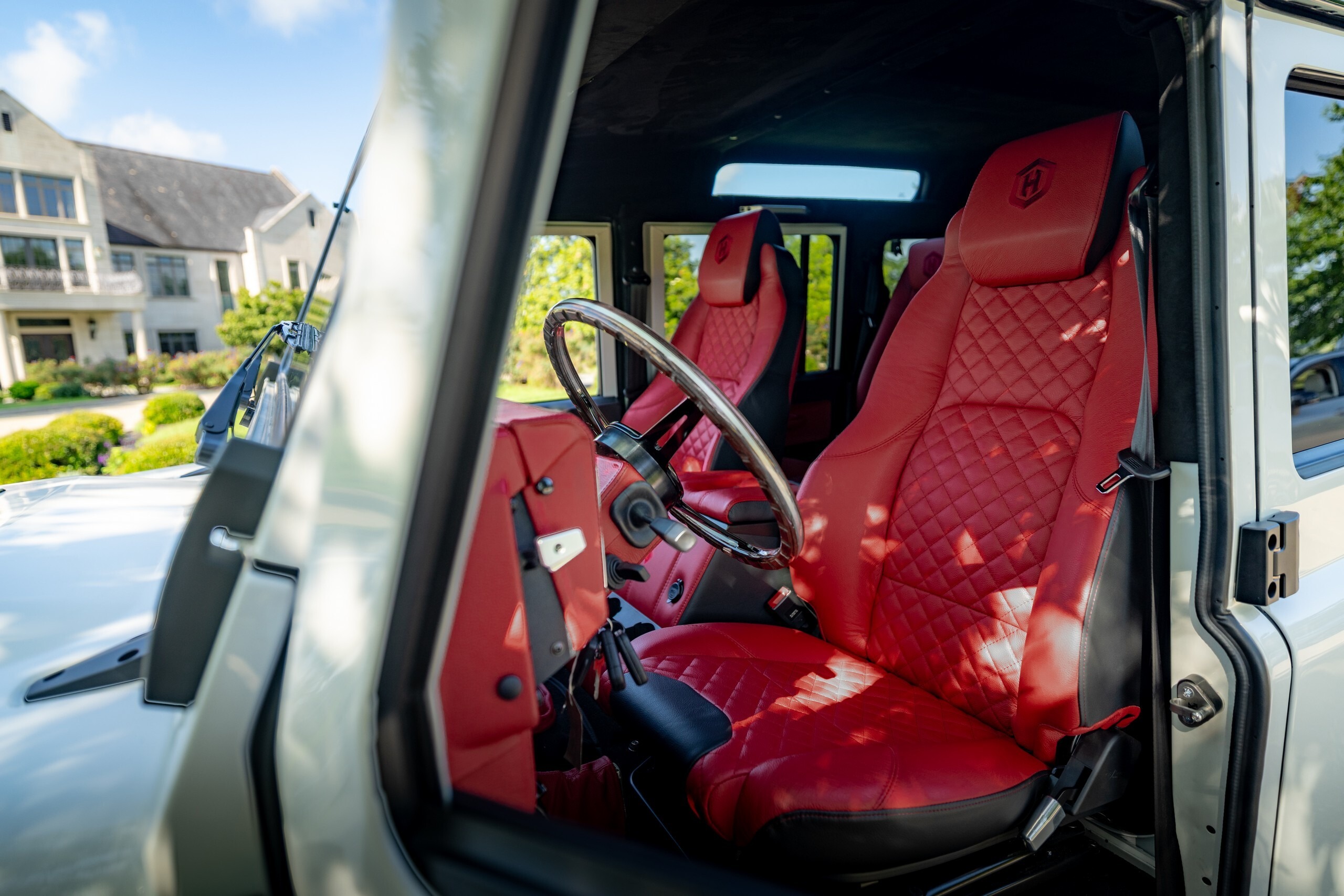 Helderberg Land Rover Defender 110 White - 39