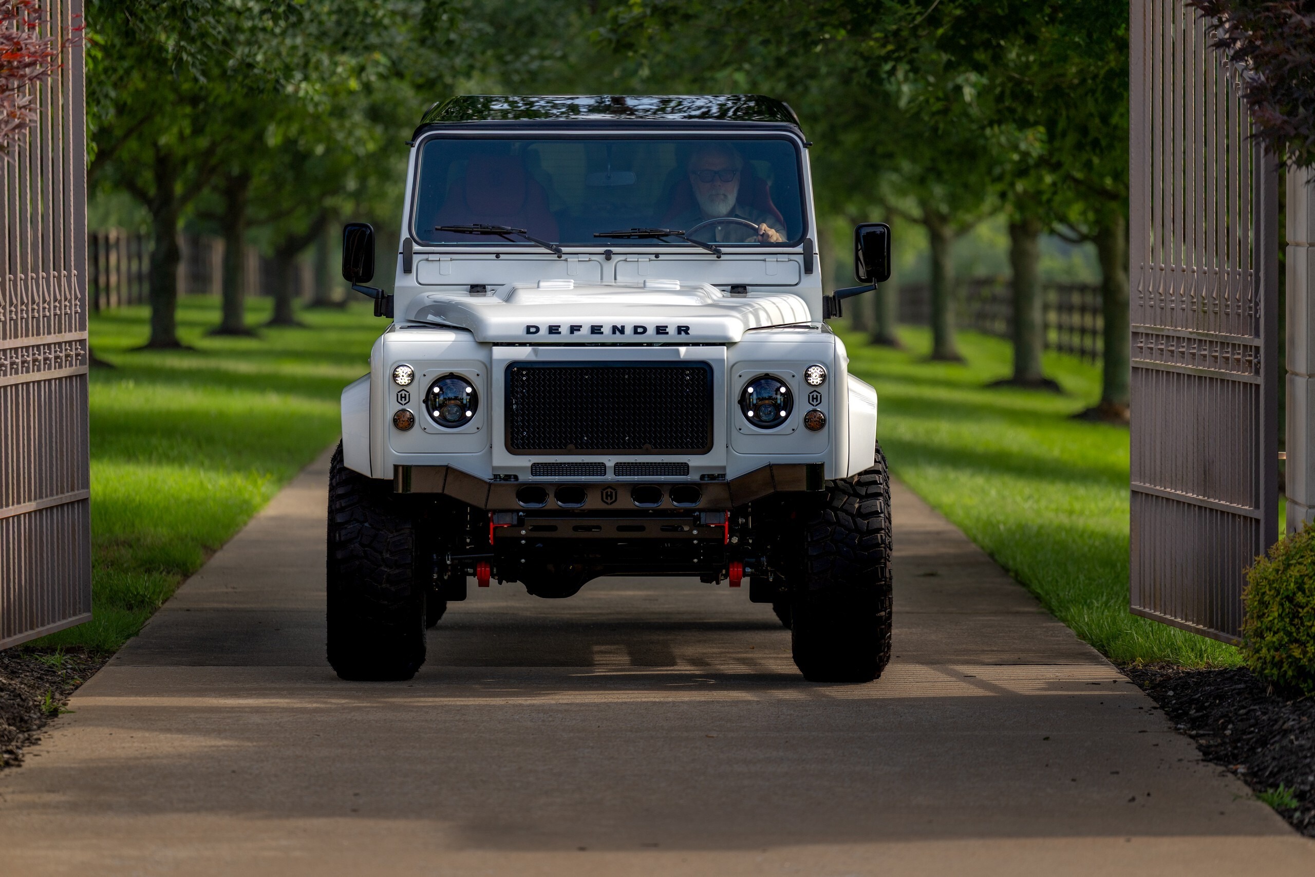 Helderberg Land Rover Defender 110 White - 4