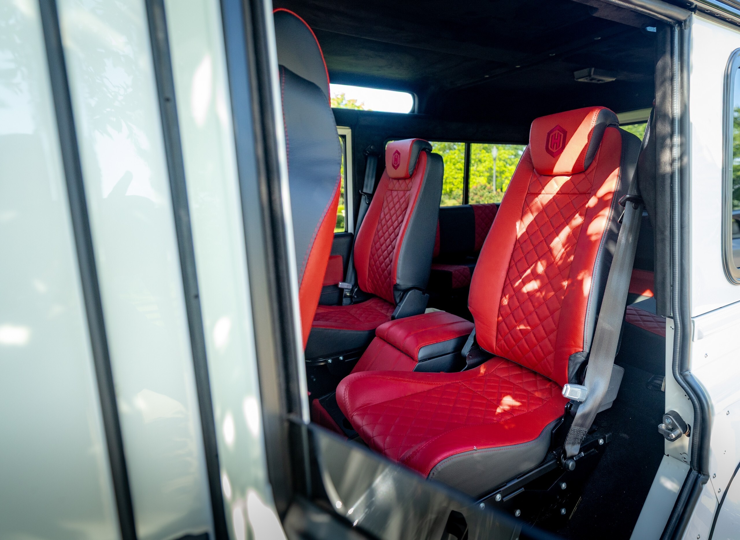 Helderberg Land Rover Defender 110 White - 41