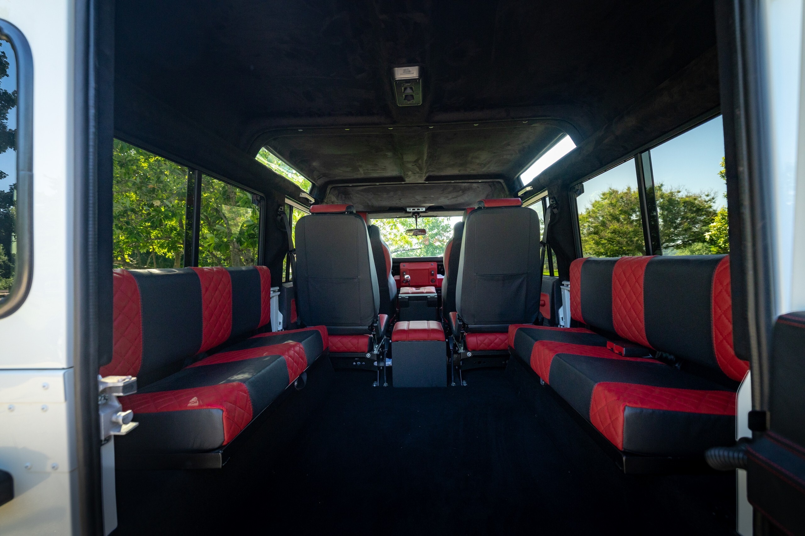 Helderberg Land Rover Defender 110 White - 44