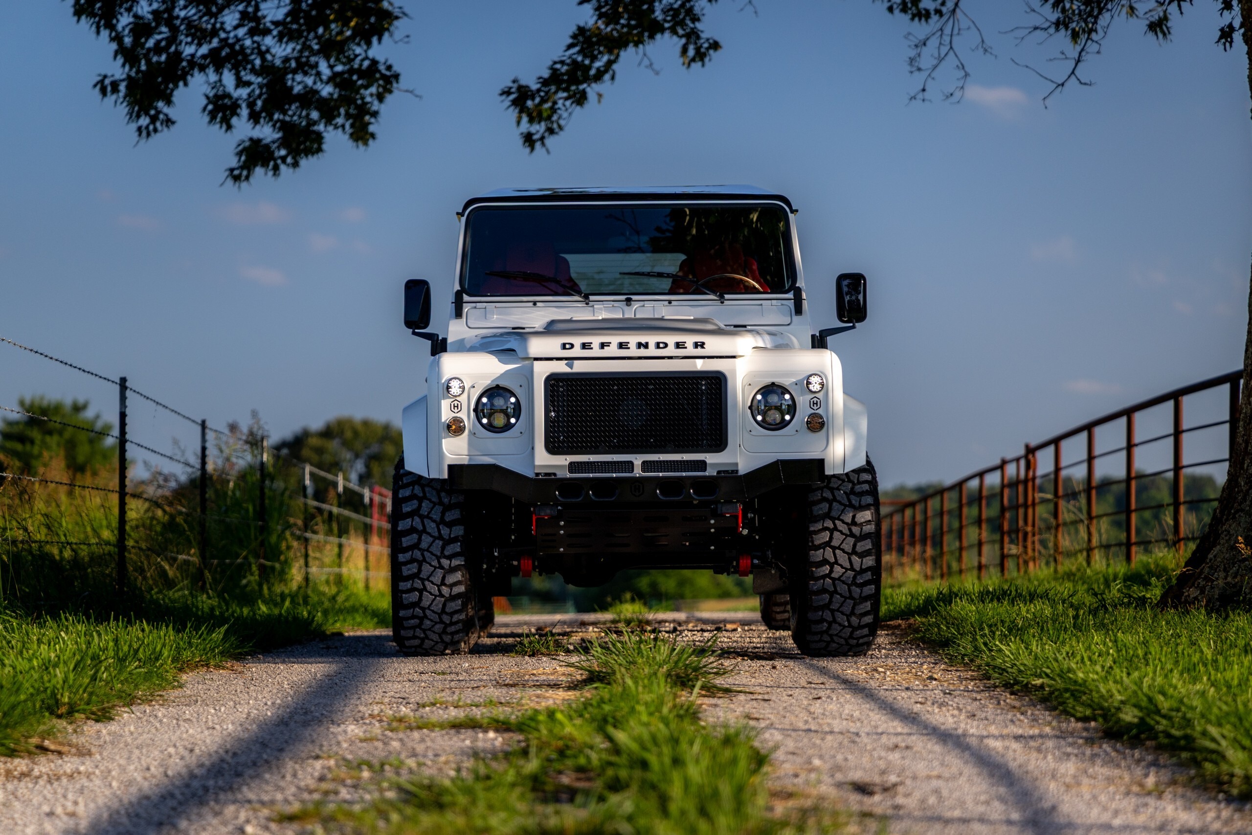 Helderberg Land Rover Defender 110 White - 46