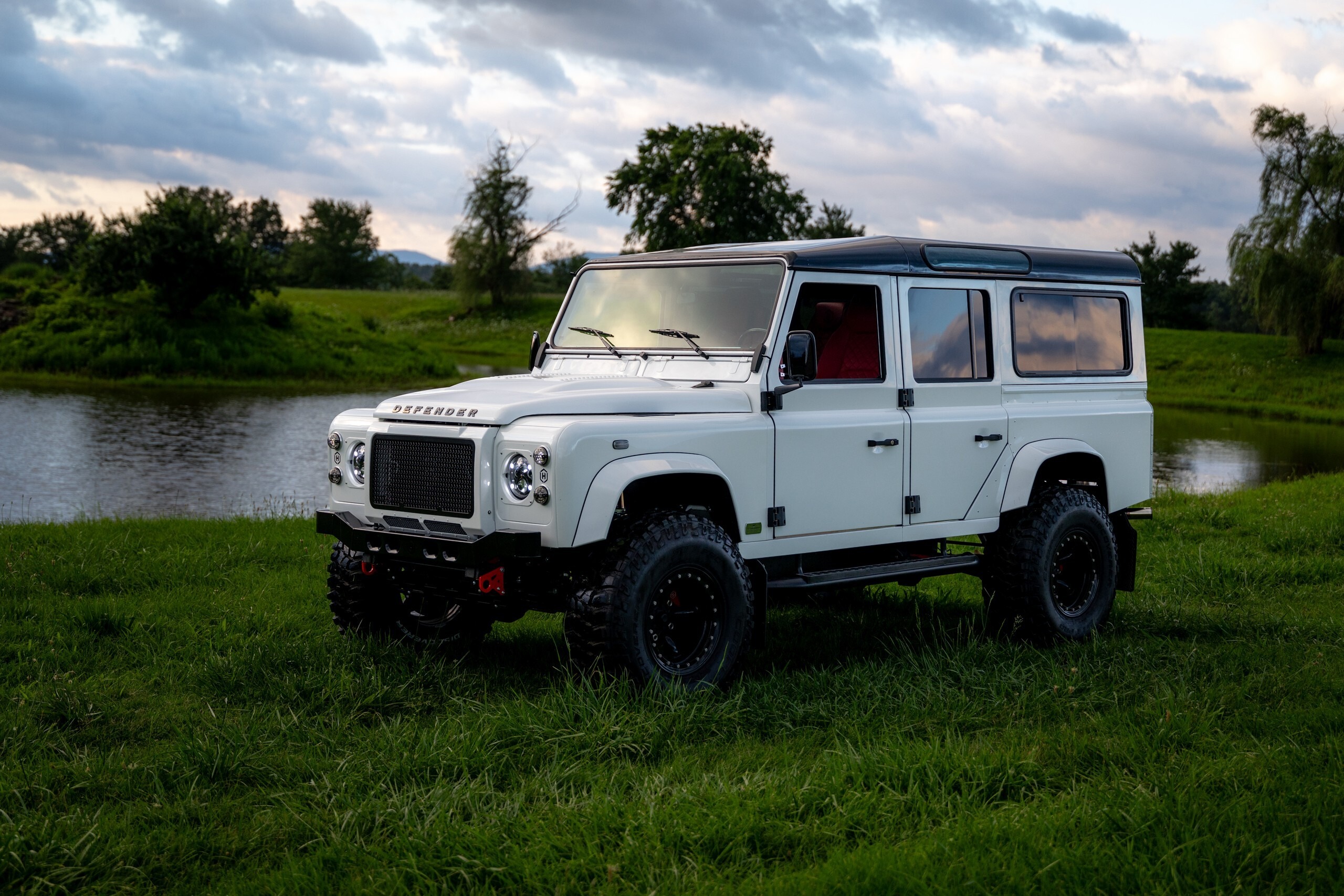 Helderberg Land Rover Defender 110 White - 48