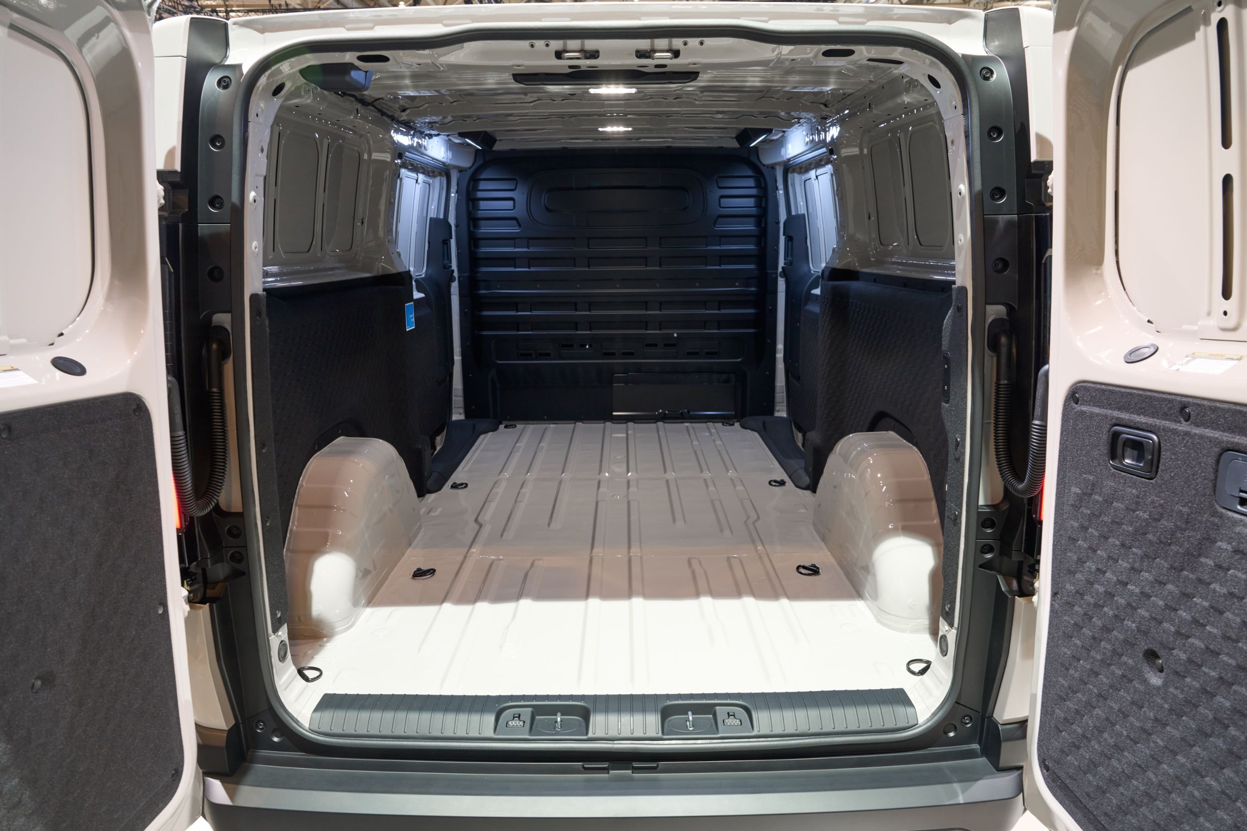 Kia PV7 Cargo - Live (14)