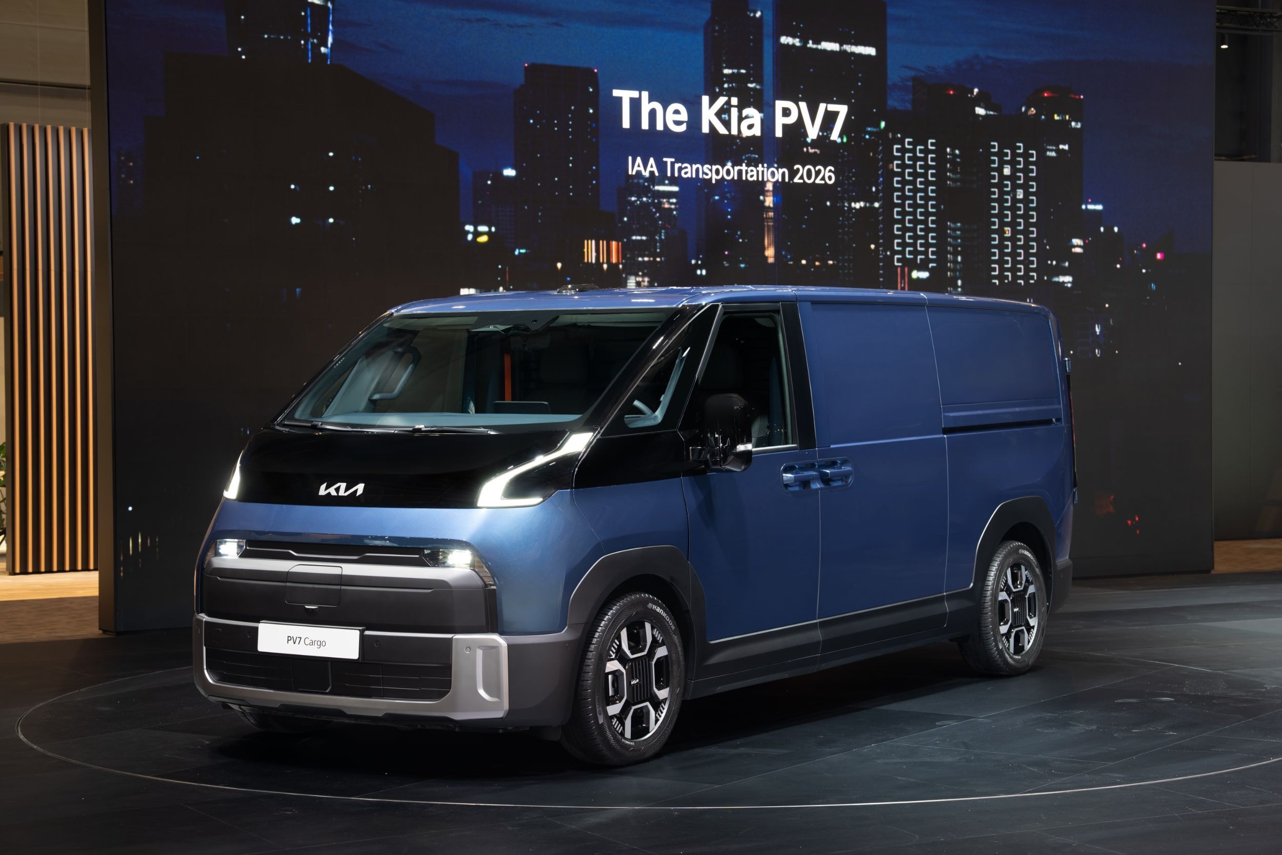 Kia PV7 Cargo - Live (20)