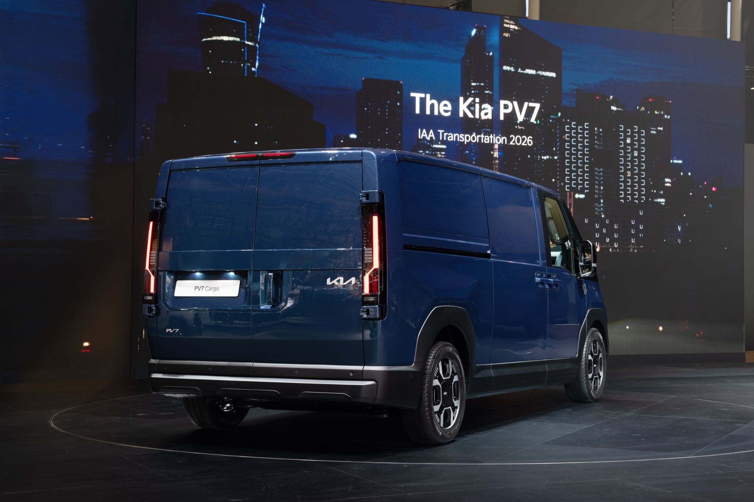 Kia PV7 Cargo - Live (26)s