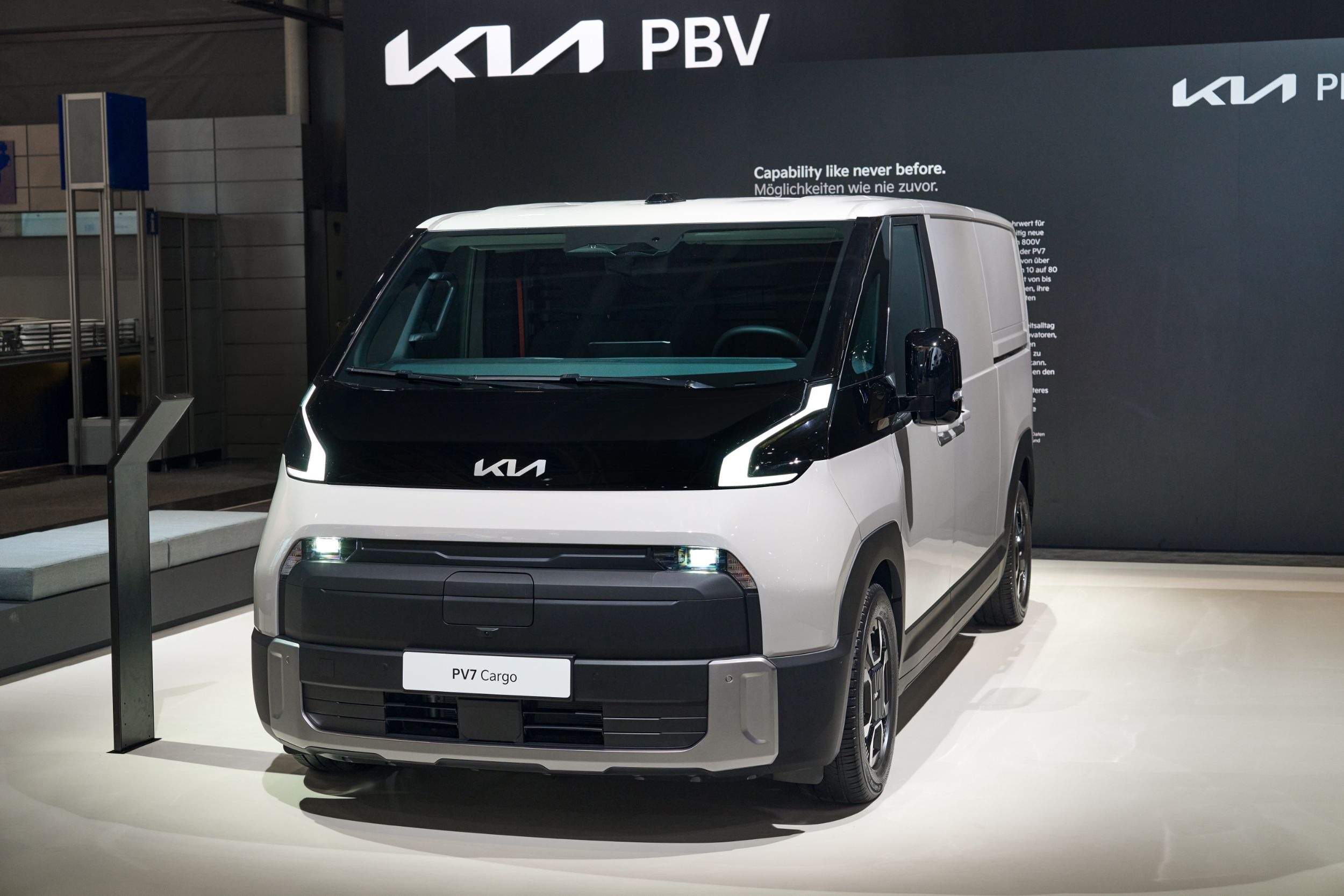 Kia PV7 Cargo - Live (3)