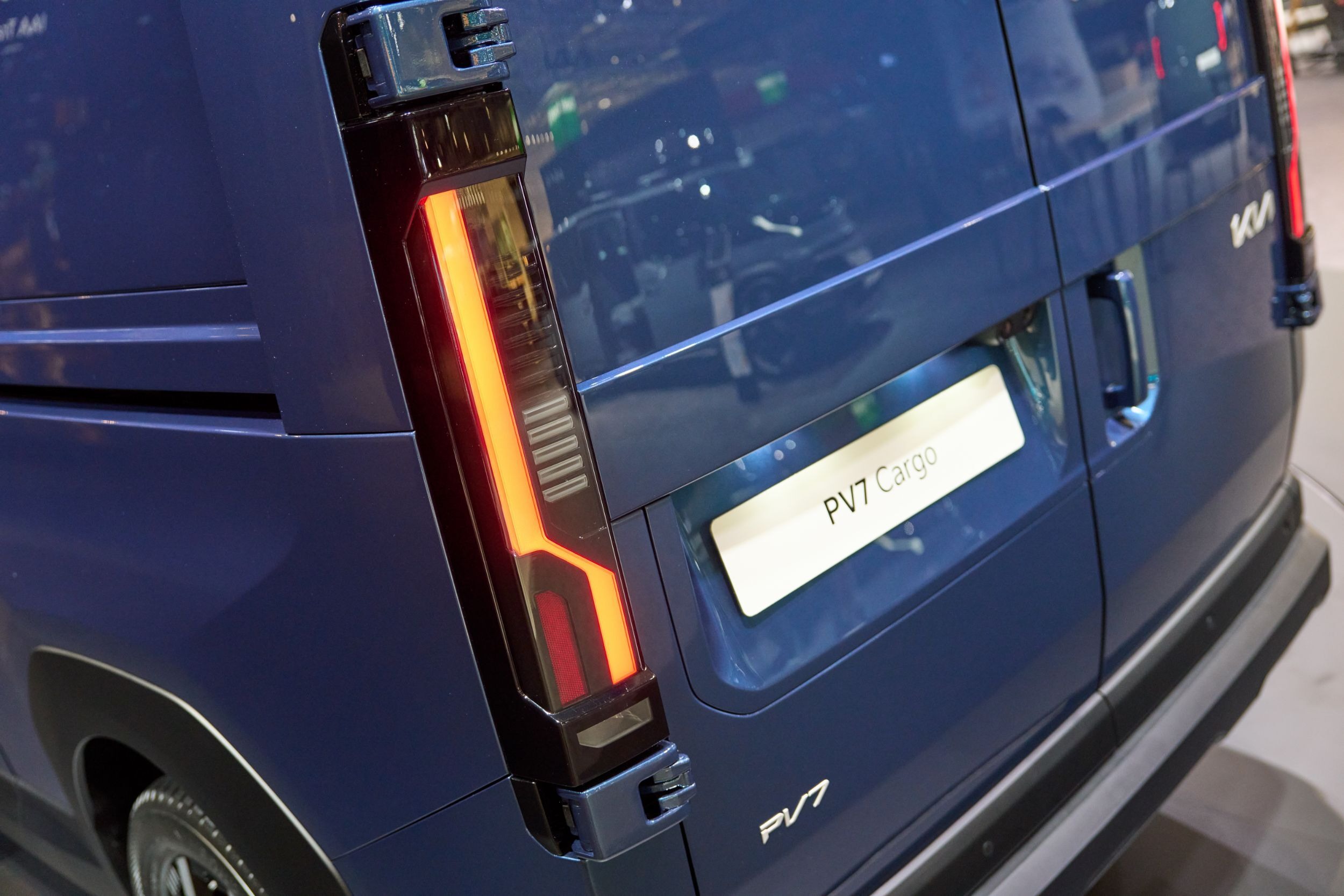 Kia PV7 Cargo - Live (31)