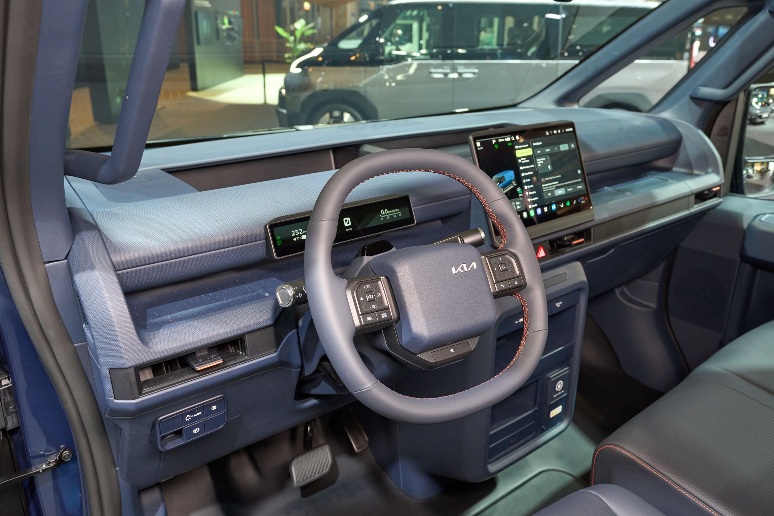 Kia PV7 Cargo - Live (34)