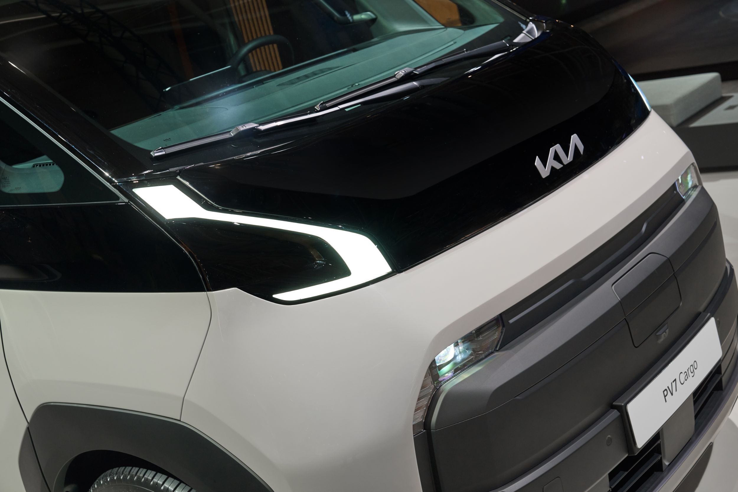 Kia PV7 Cargo - Live (9)