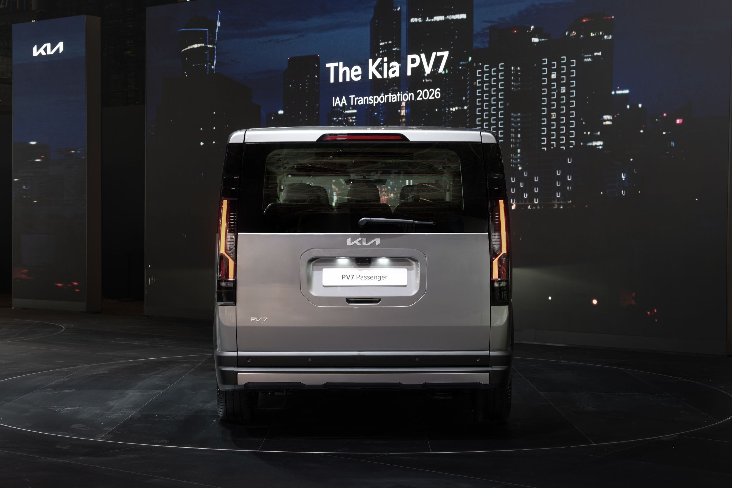 Kia PV7 Passenger - Live (10)