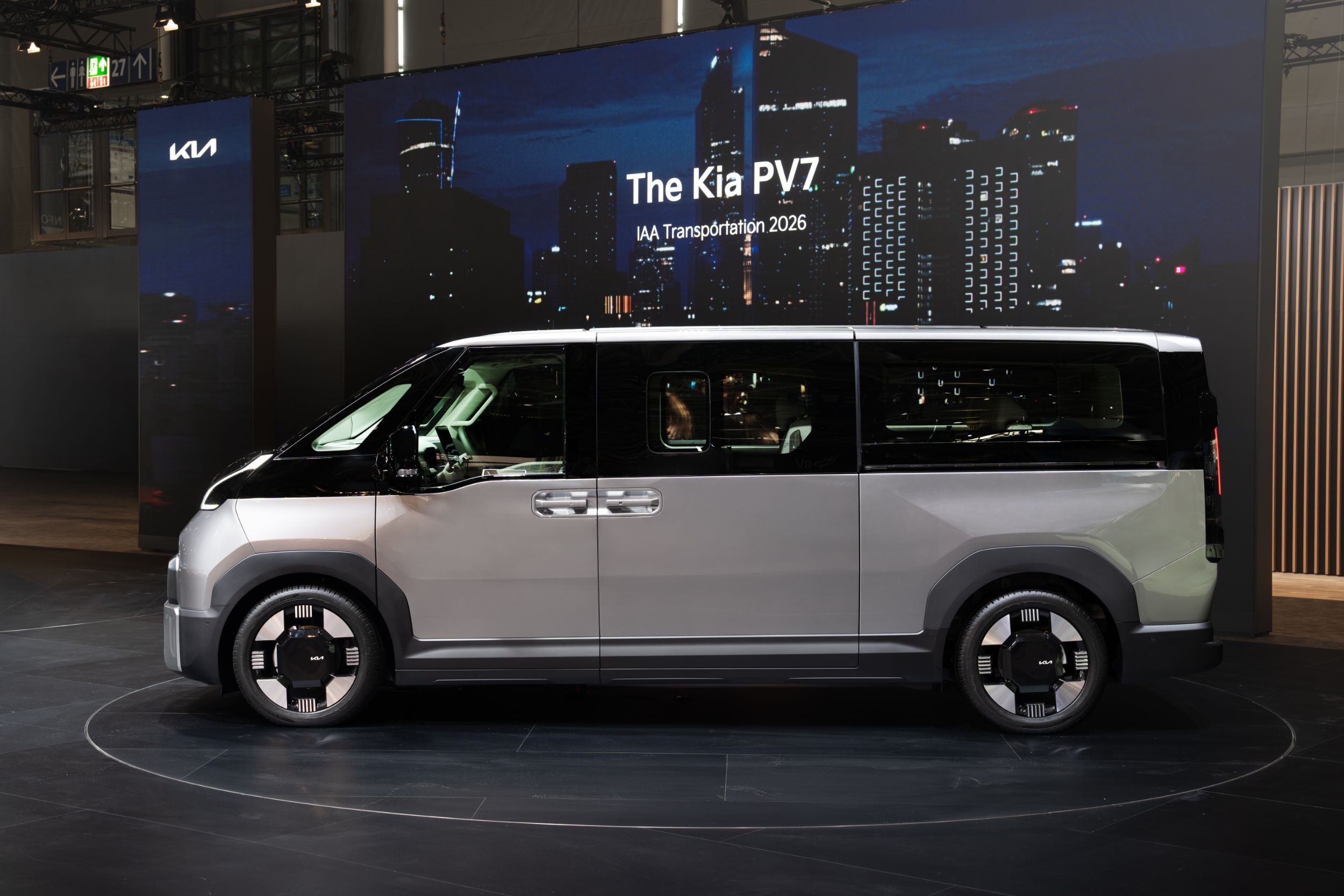 Kia PV7 Passenger - Live (2)