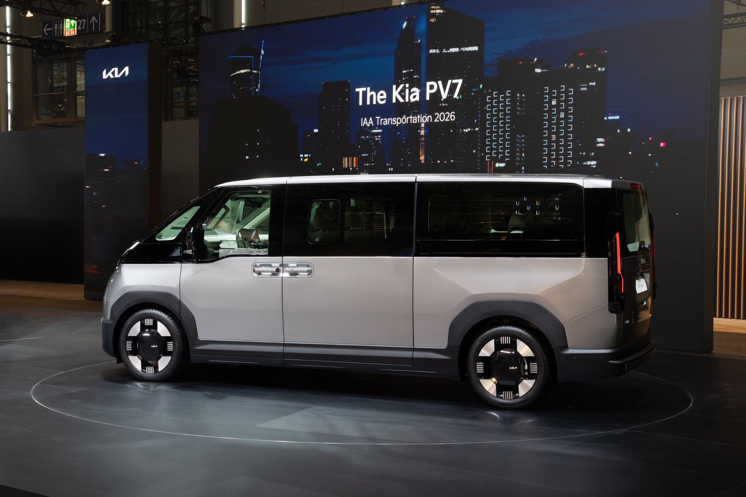 Kia PV7 Passenger - Live (4)
