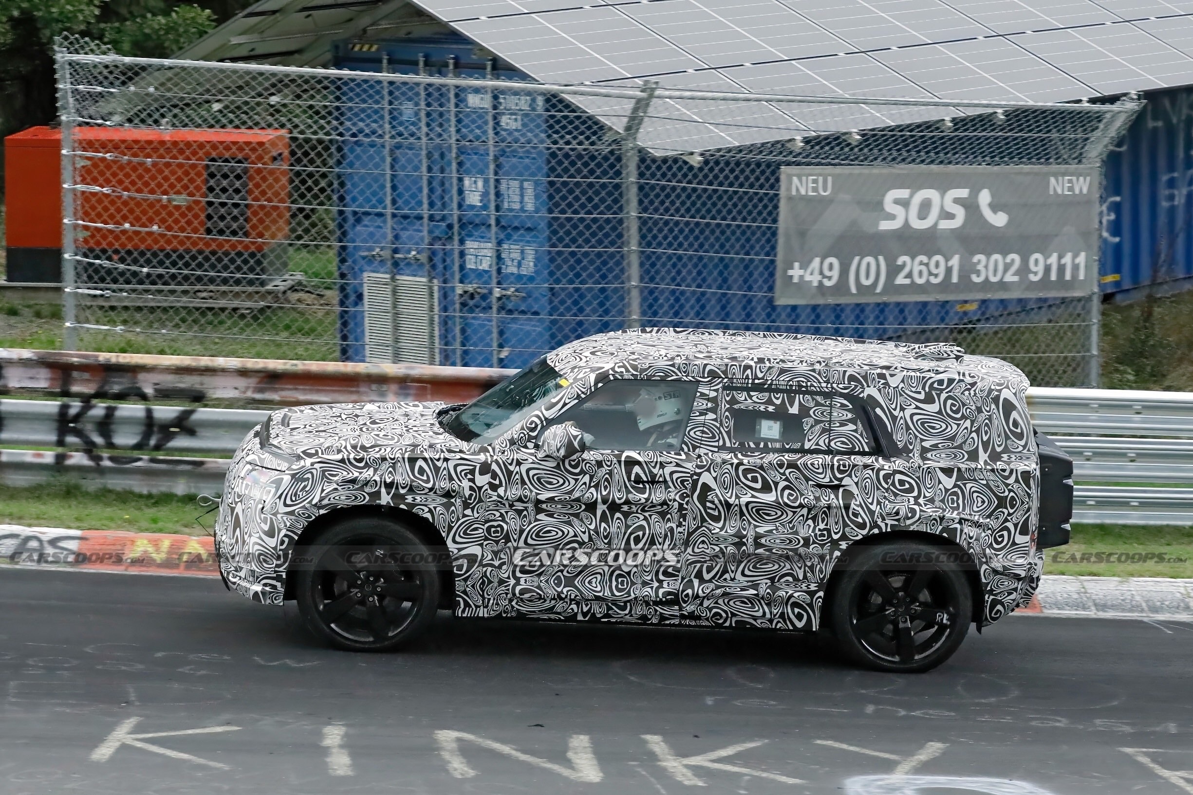 Land Rover Baby Defender spy shots Sep 2600013