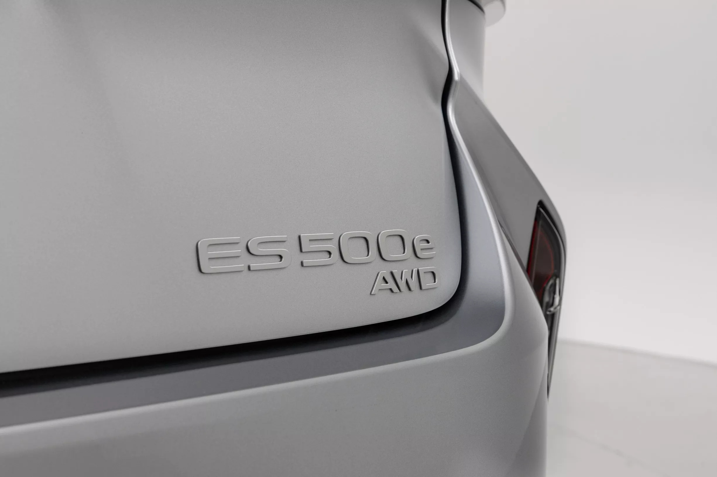 Lexus ES EV New - 8