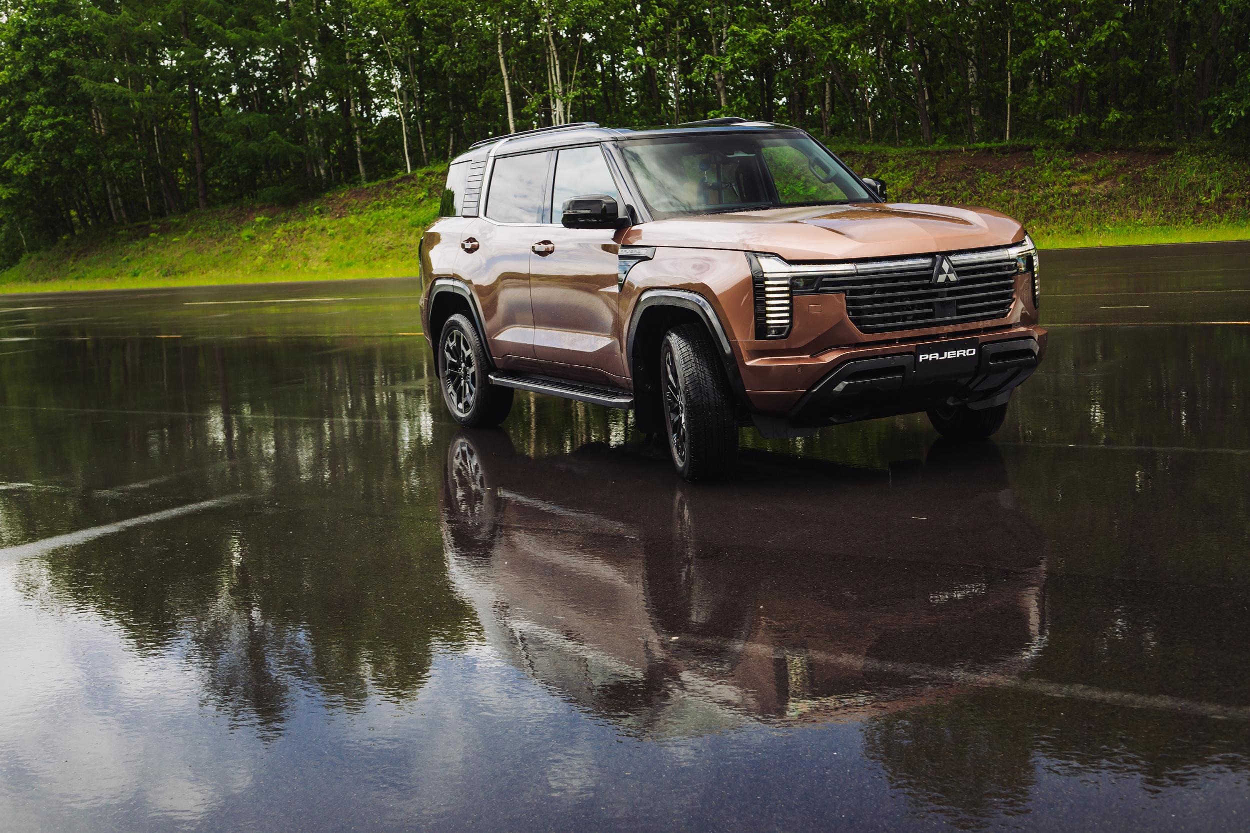 2027 Mitsubishi Pajero Exterior - Australia (13)