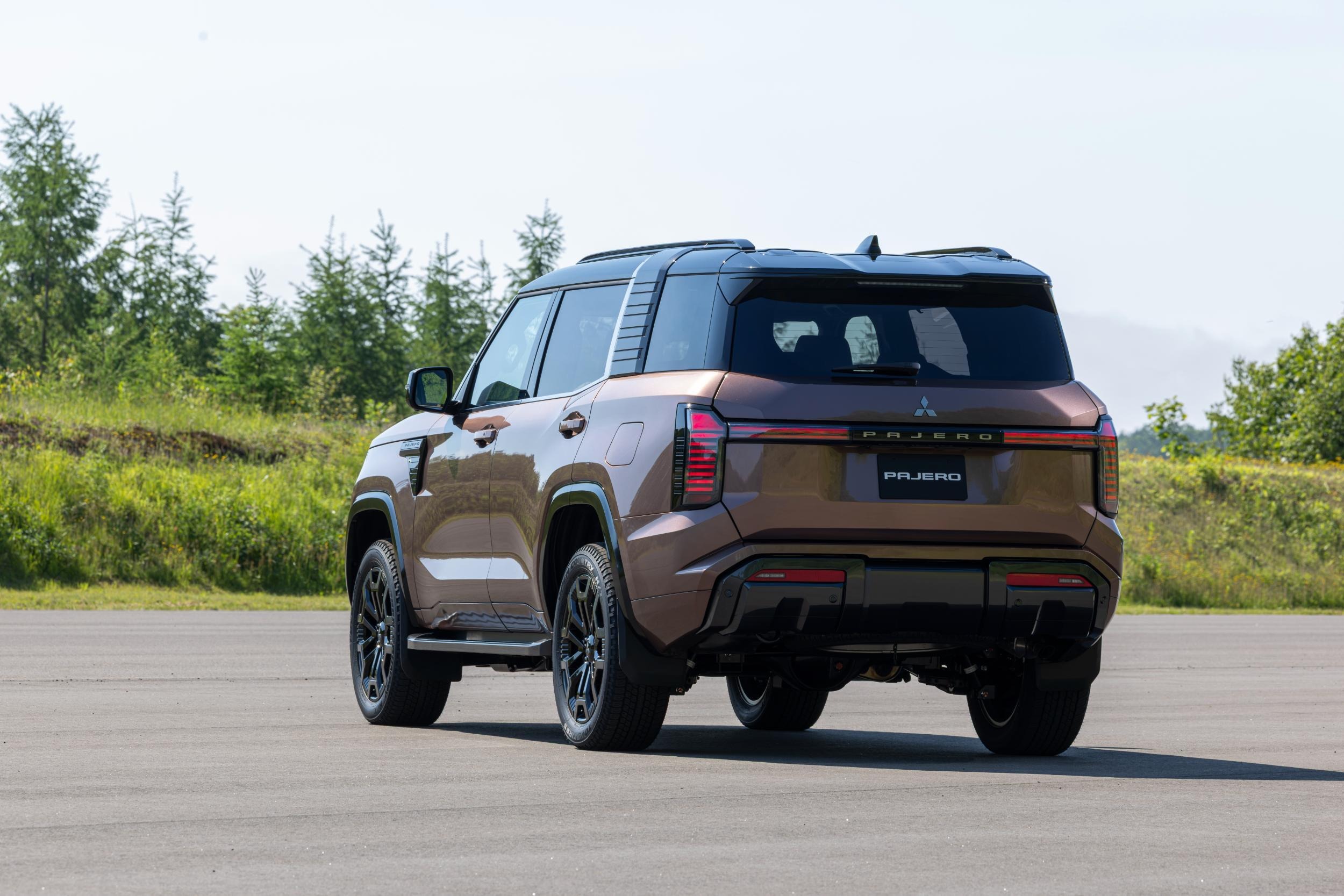 2027 Mitsubishi Pajero Exterior - Australia (20)