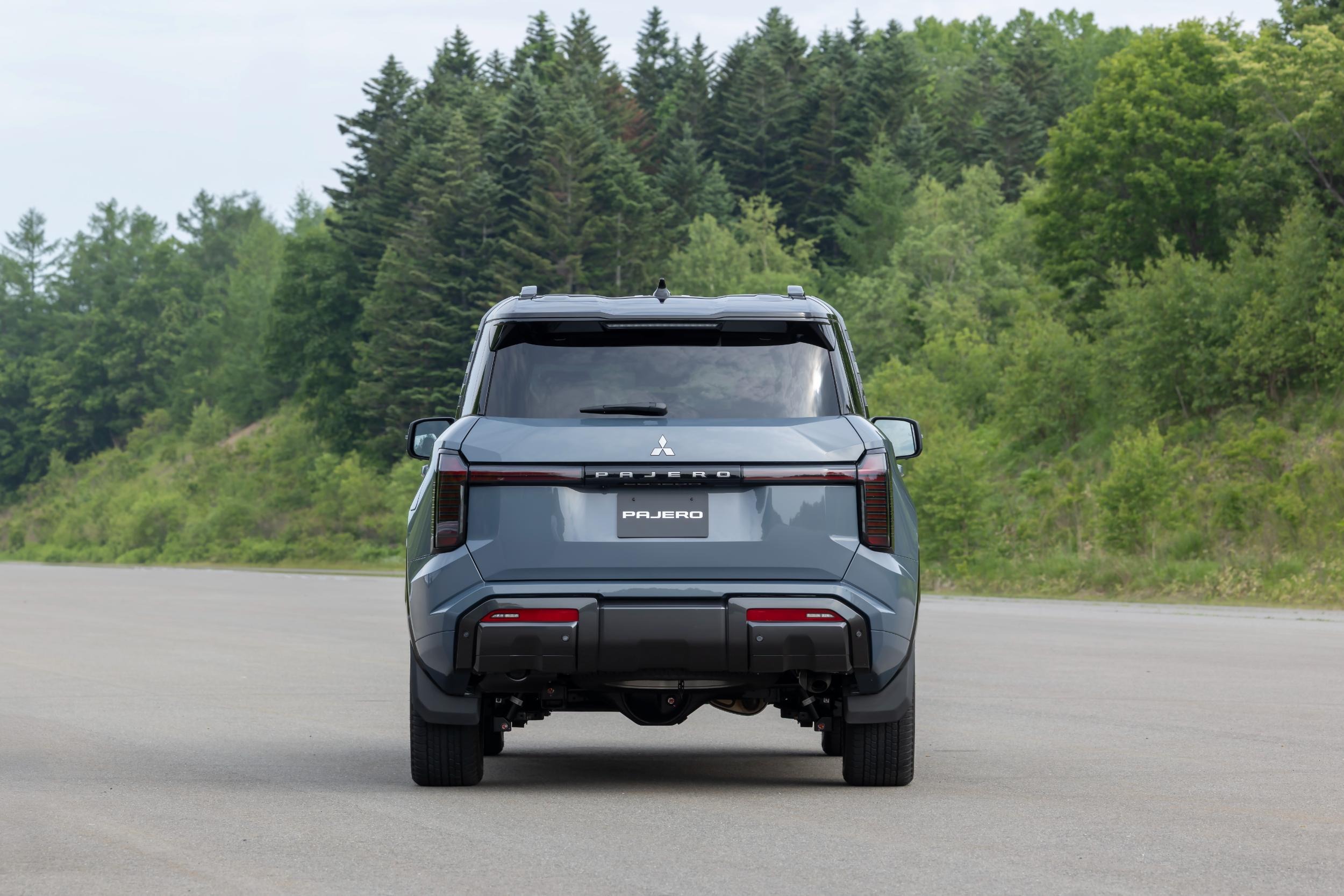 2027 Mitsubishi Pajero Exterior - Australia (29)