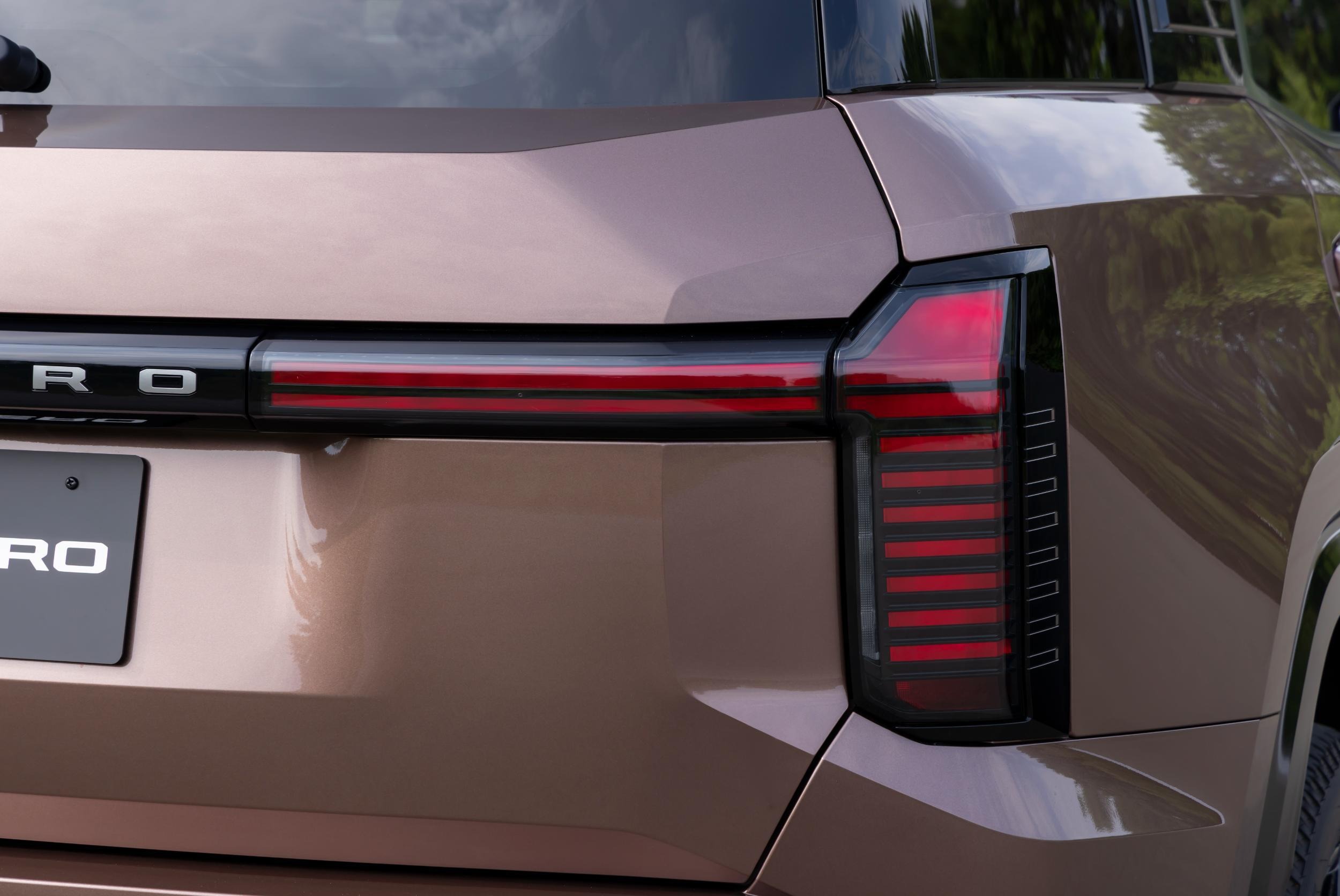 2027 Mitsubishi Pajero Exterior - Australia (42)