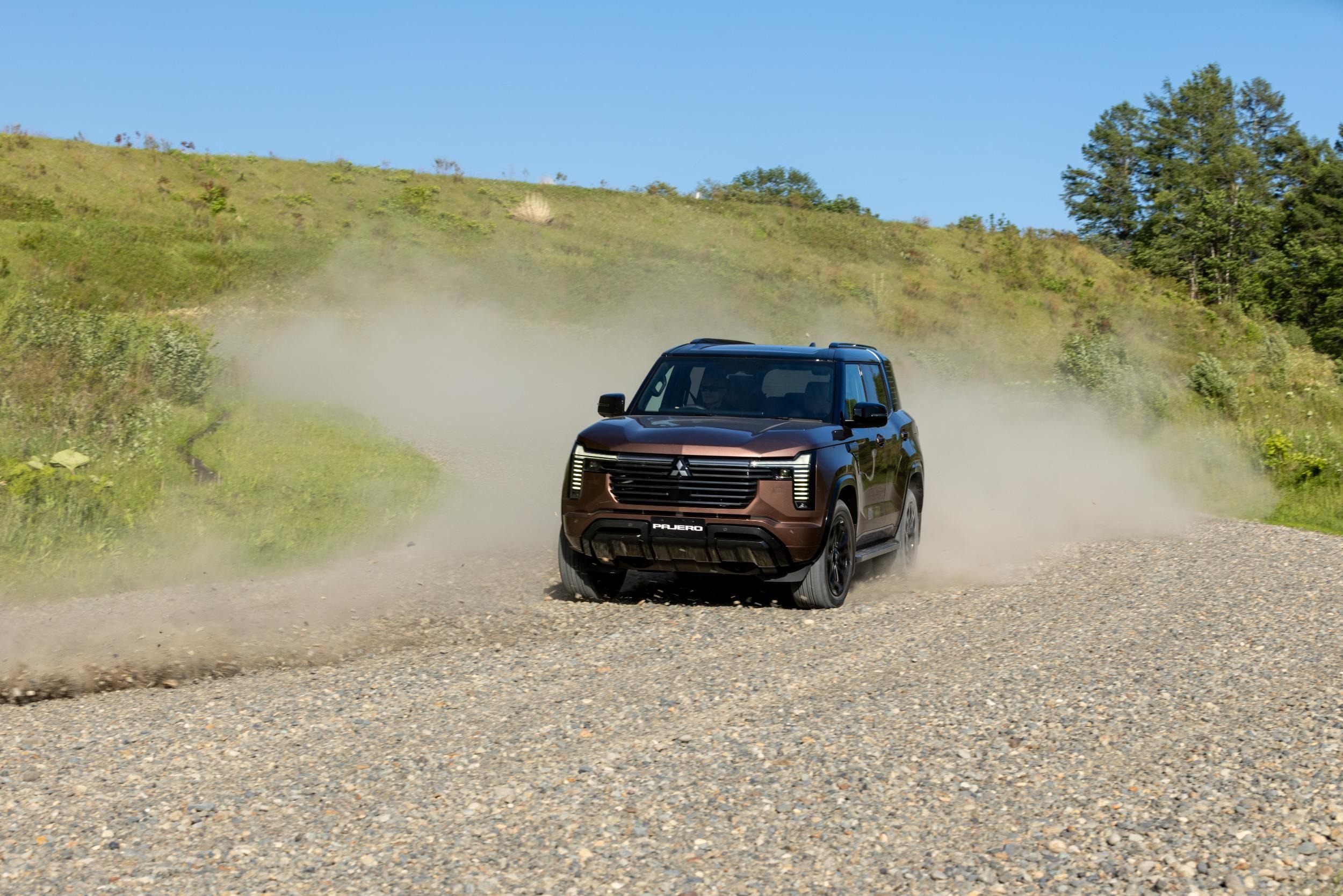 2027 Mitsubishi Pajero Exterior - Australia (55)