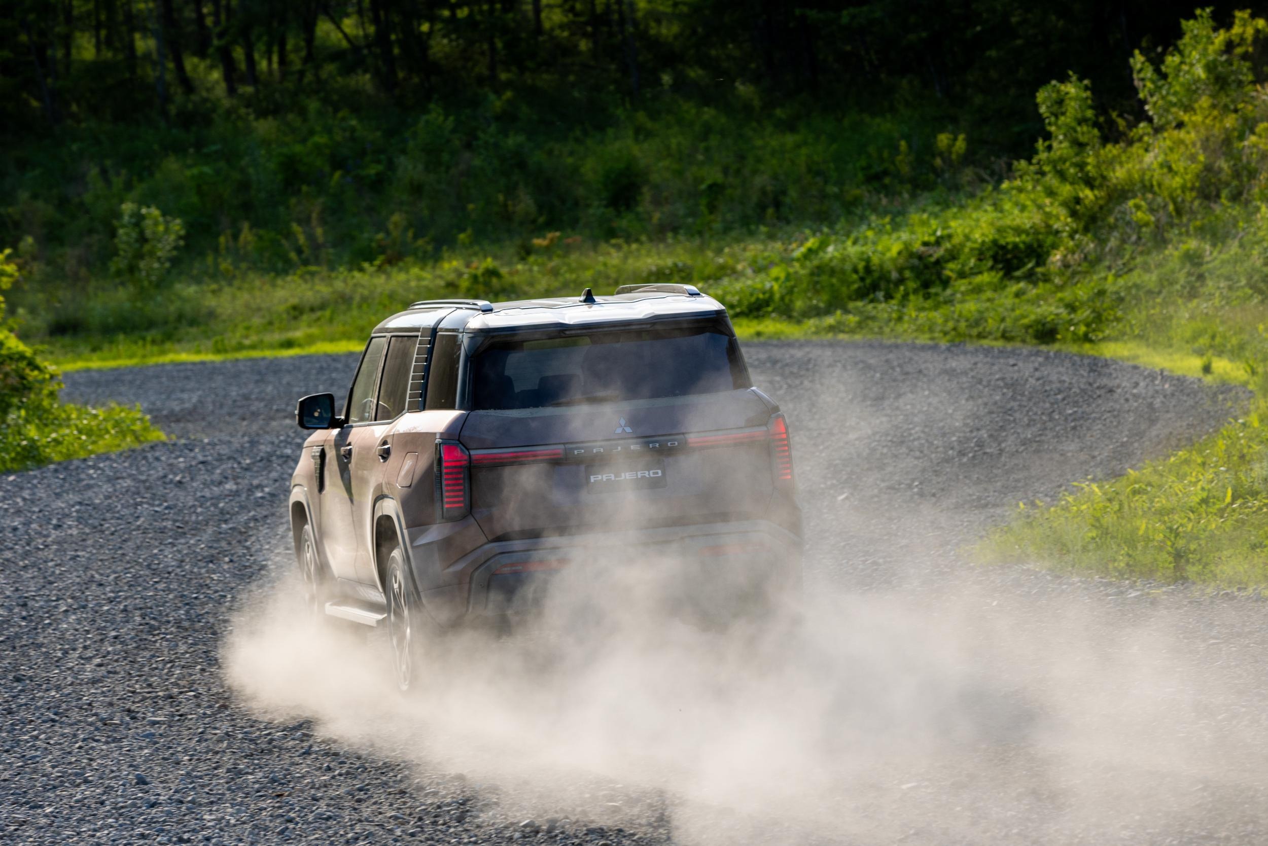 2027 Mitsubishi Pajero Exterior - Australia (60)
