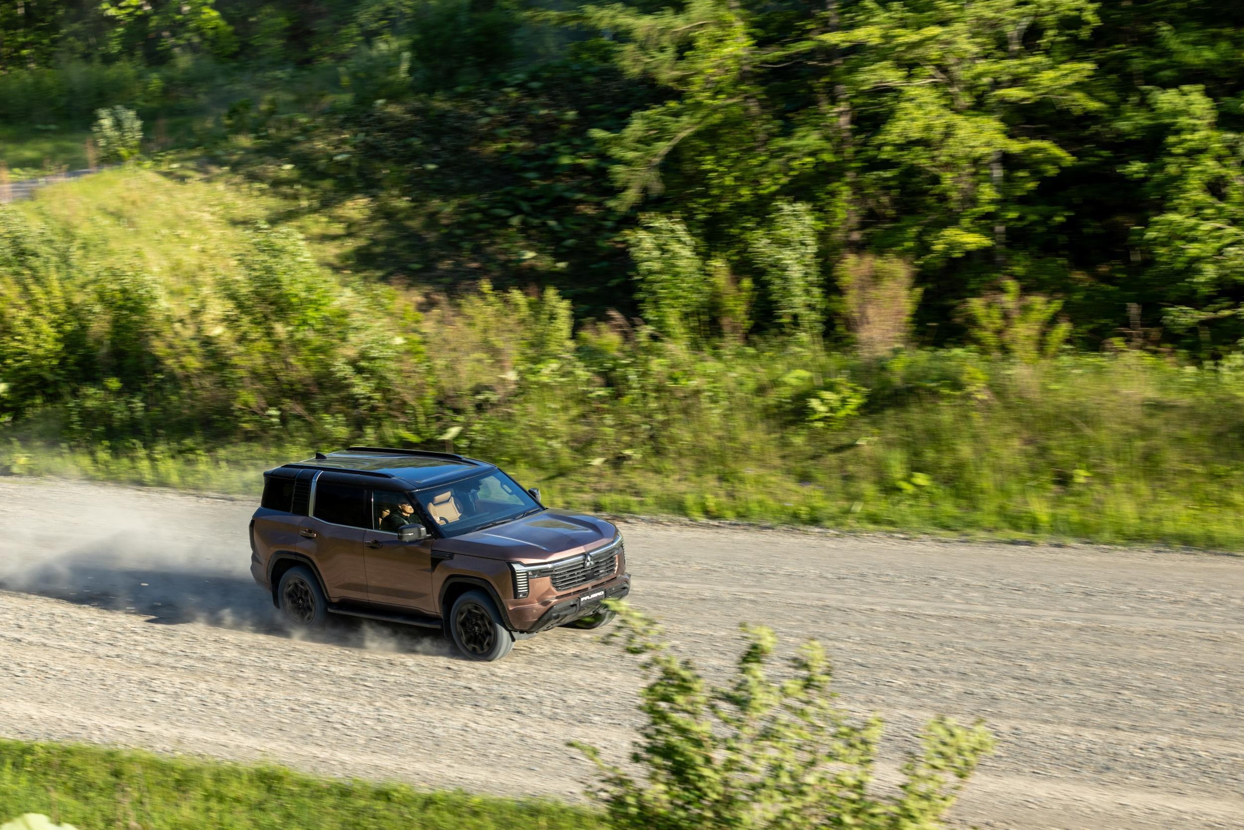 2027 Mitsubishi Pajero Exterior - Australia (63)