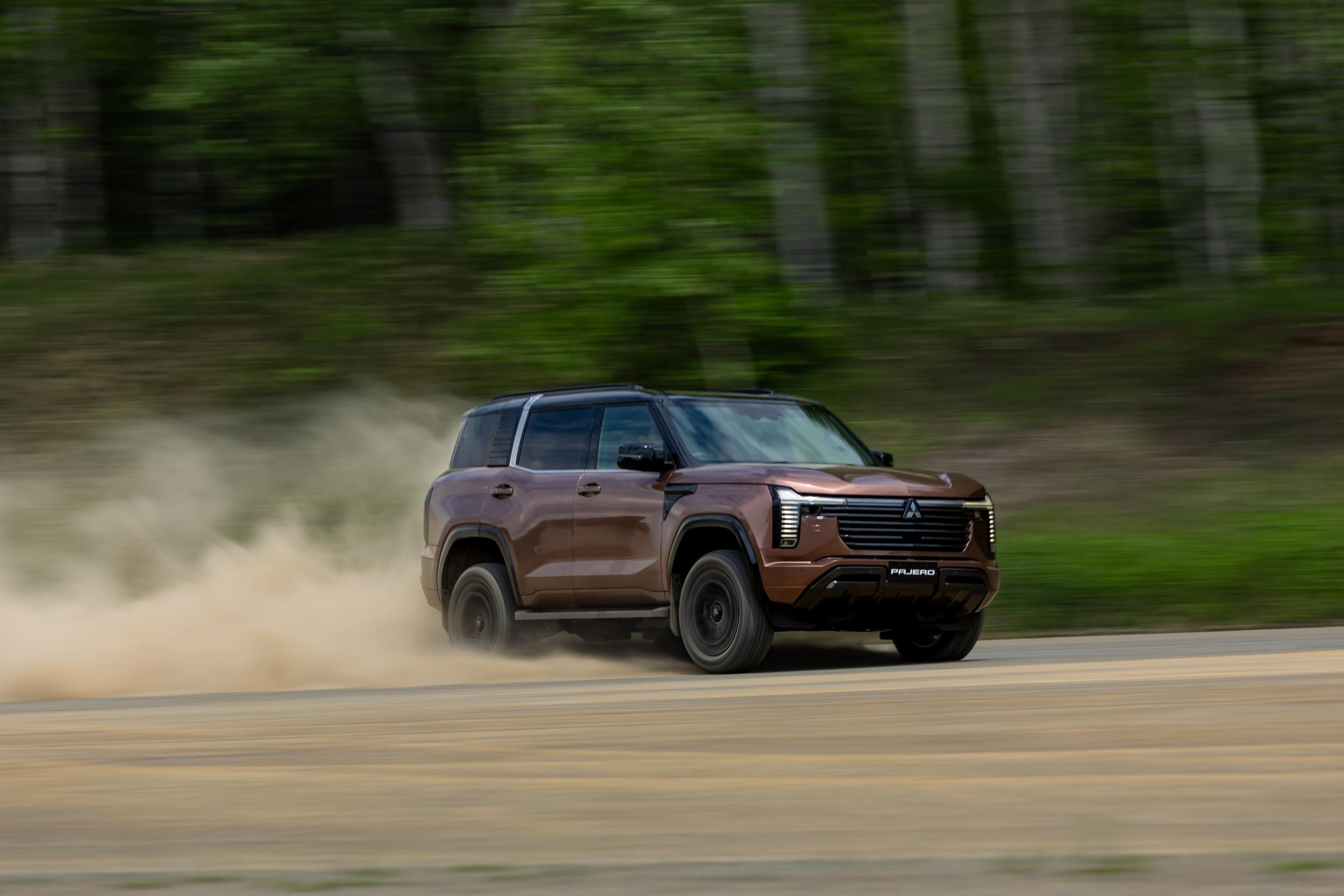 2027 Mitsubishi Pajero Exterior - Australia (66)
