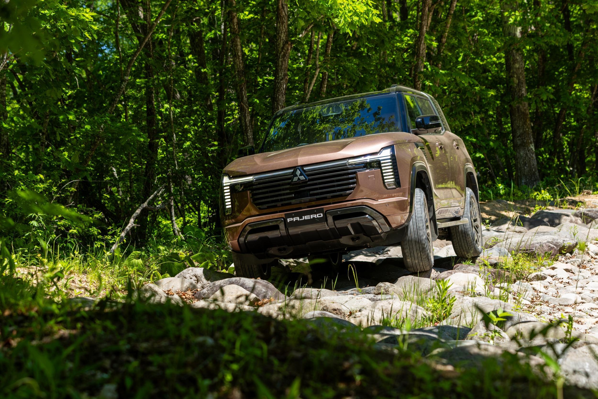 2027 Mitsubishi Pajero Exterior - Australia (73)