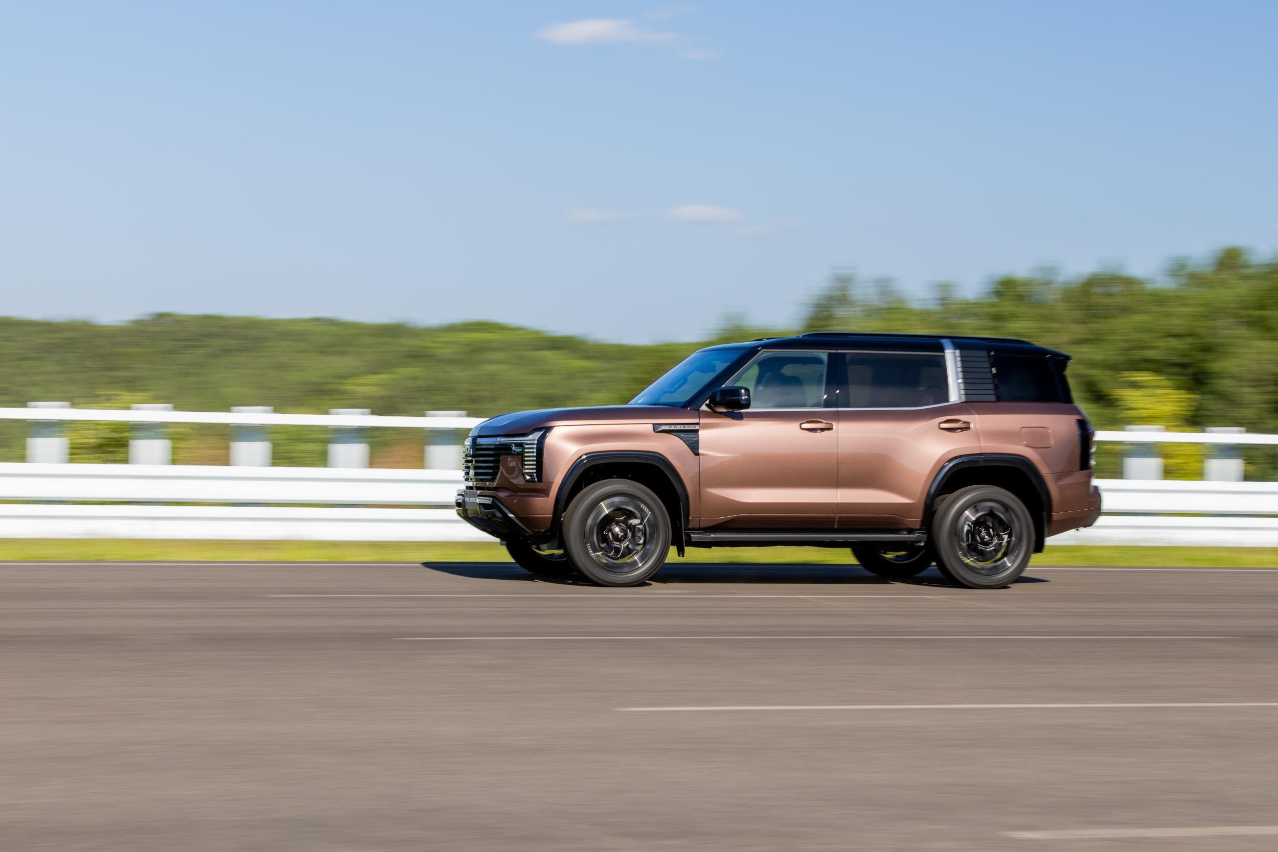 2027 Mitsubishi Pajero Exterior - Australia (88)