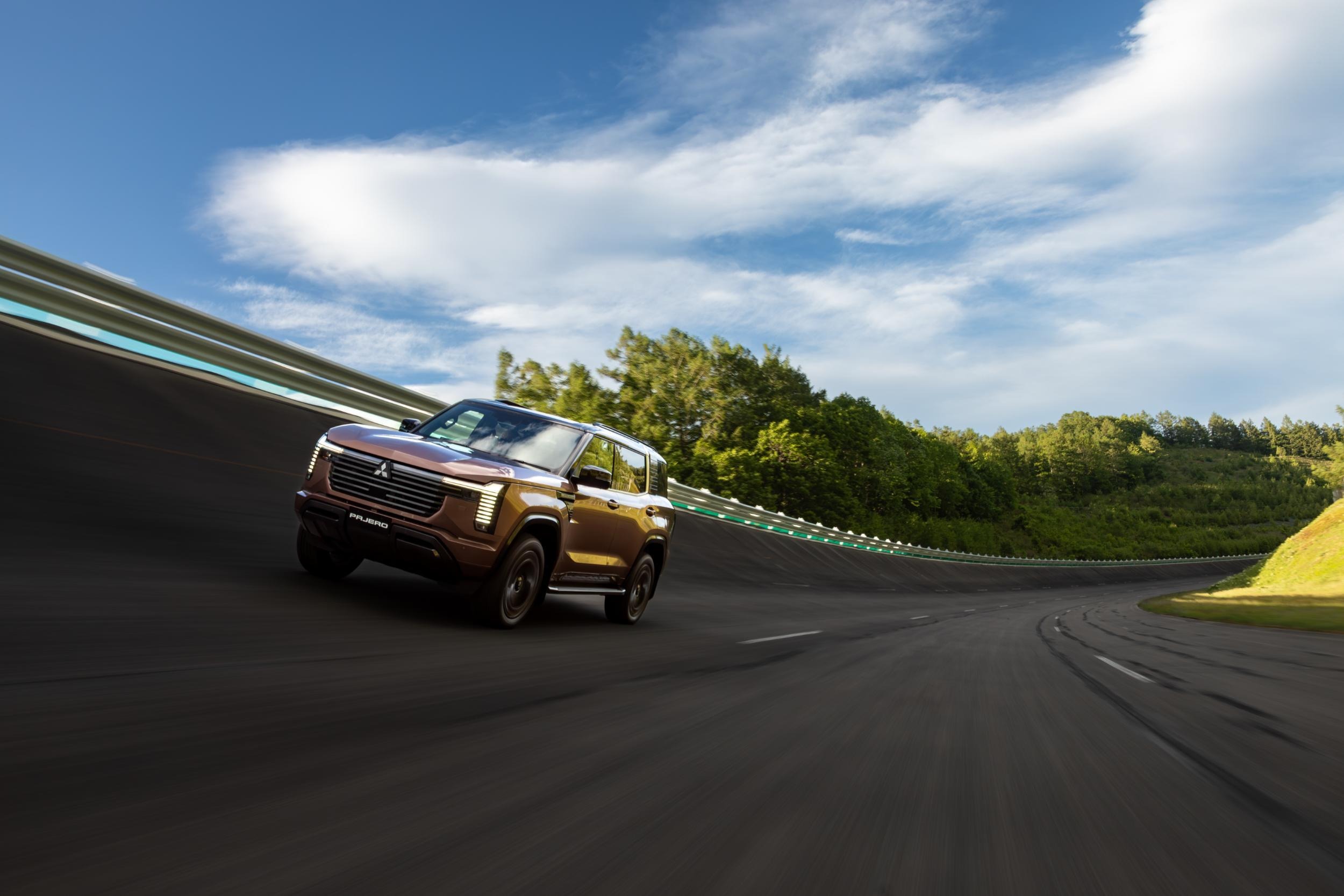 2027 Mitsubishi Pajero Exterior - Australia (89)