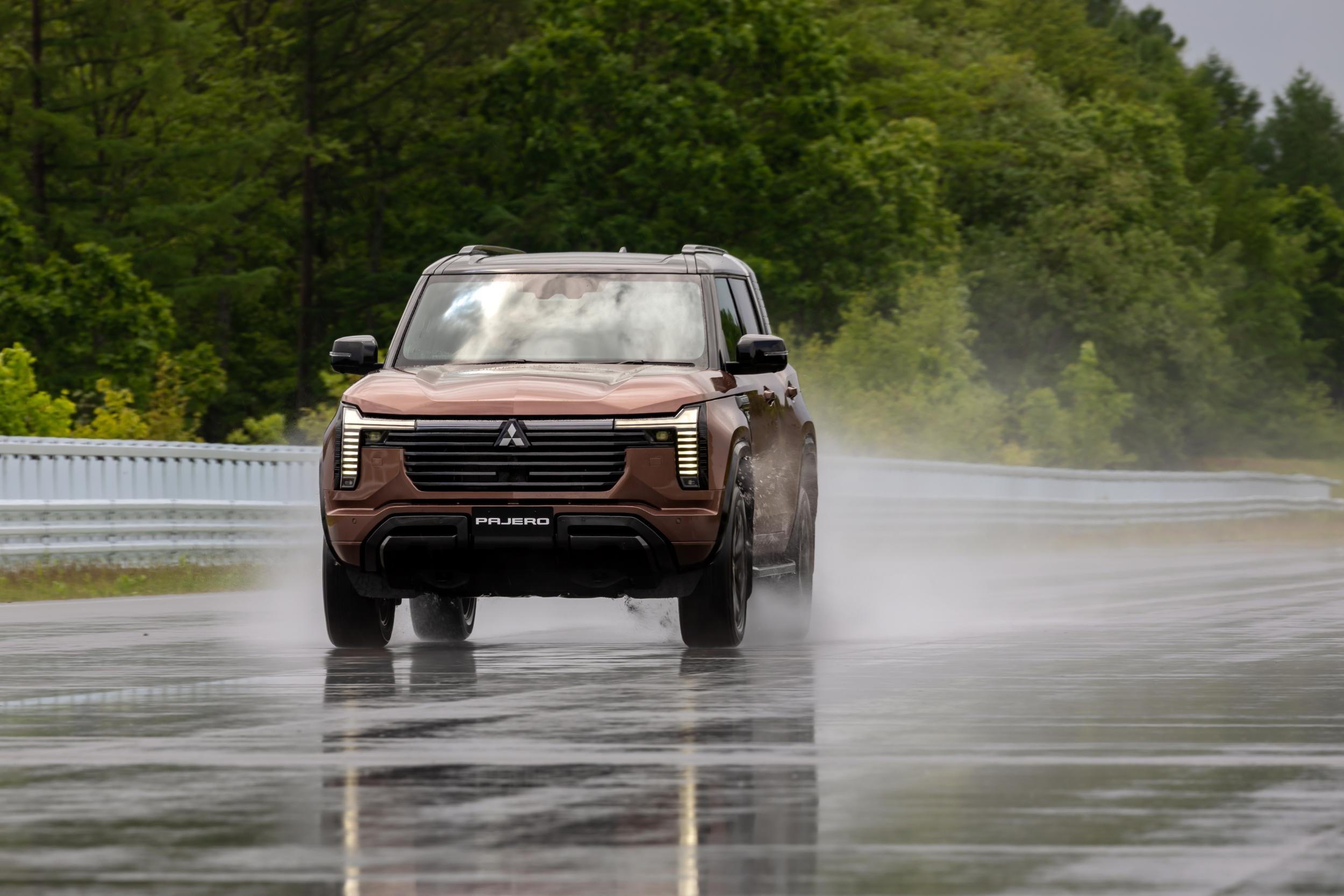 2027 Mitsubishi Pajero Exterior - Australia (91)