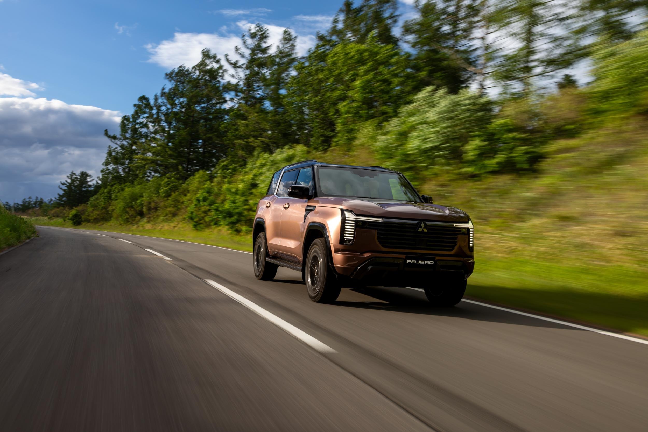 2027 Mitsubishi Pajero Exterior - Australia (93)