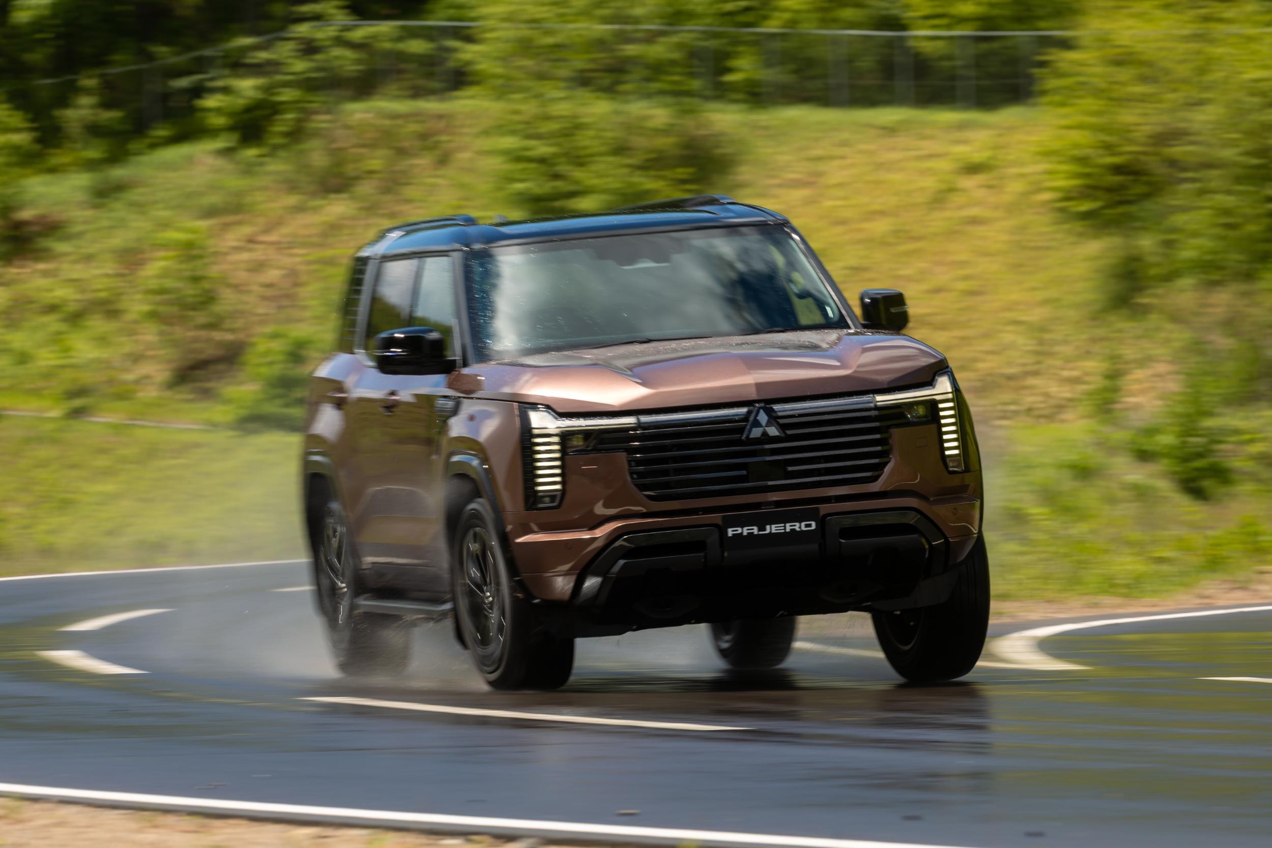 2027 Mitsubishi Pajero Exterior - Australia (96)