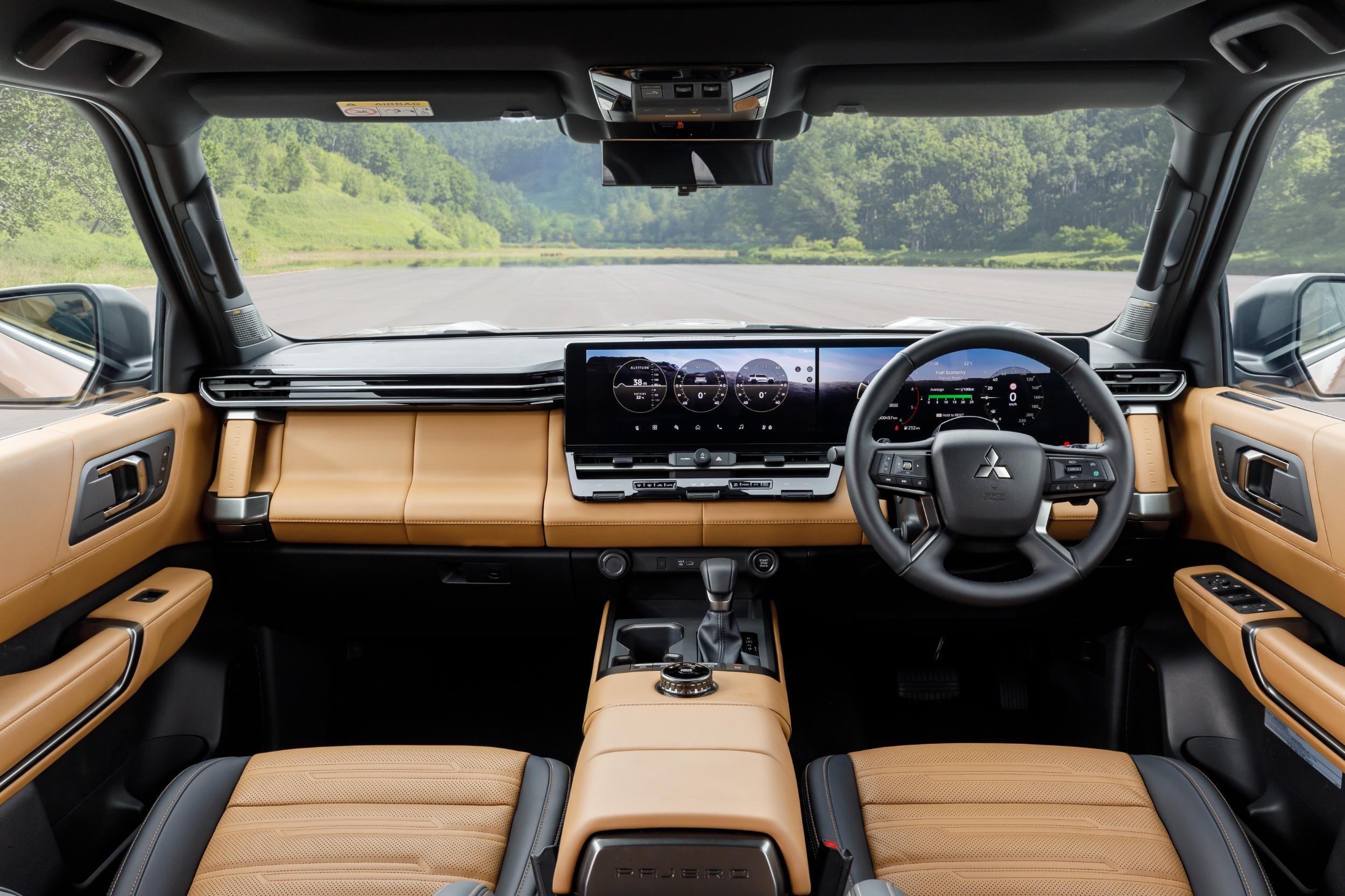 2027 Mitsubishi Pajero Interior - Australia (1)