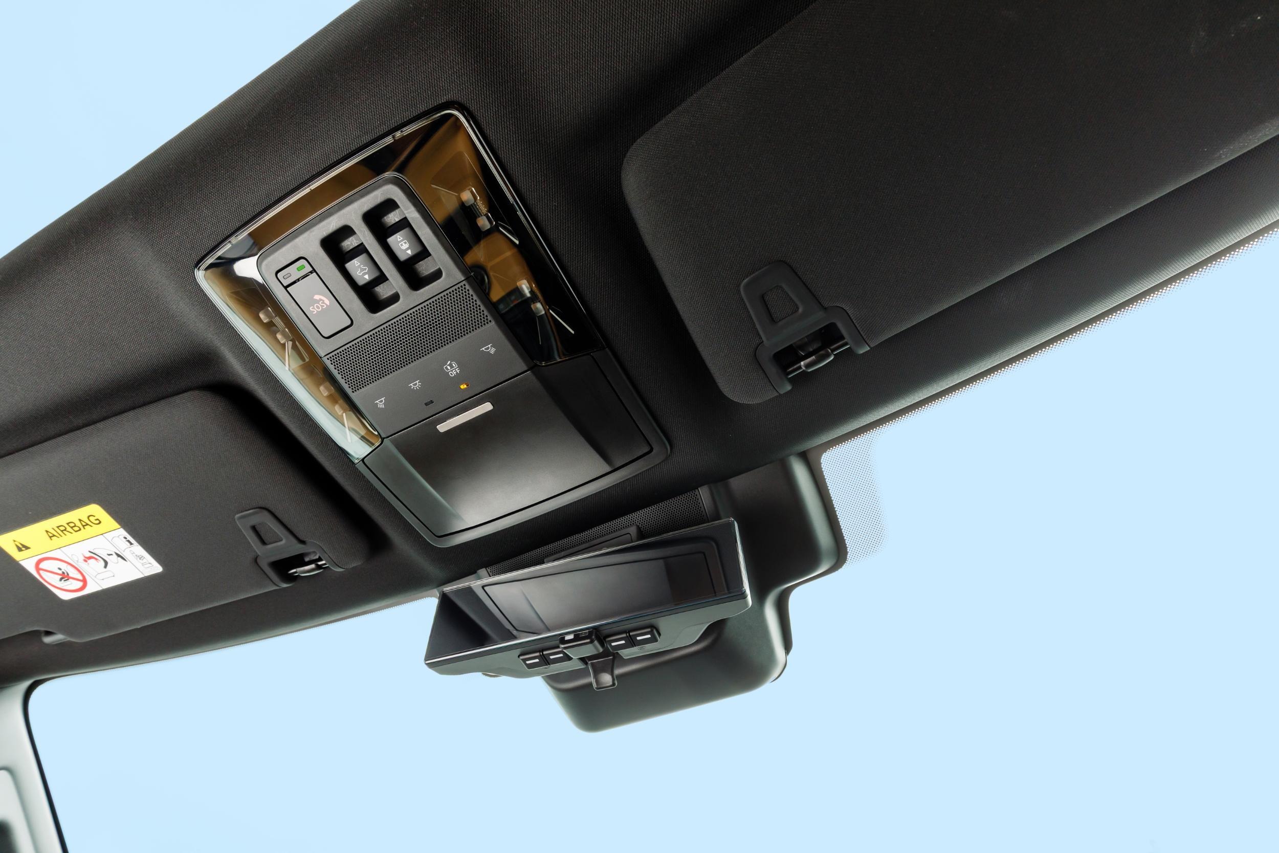 2027 Mitsubishi Pajero Interior - Australia (30)