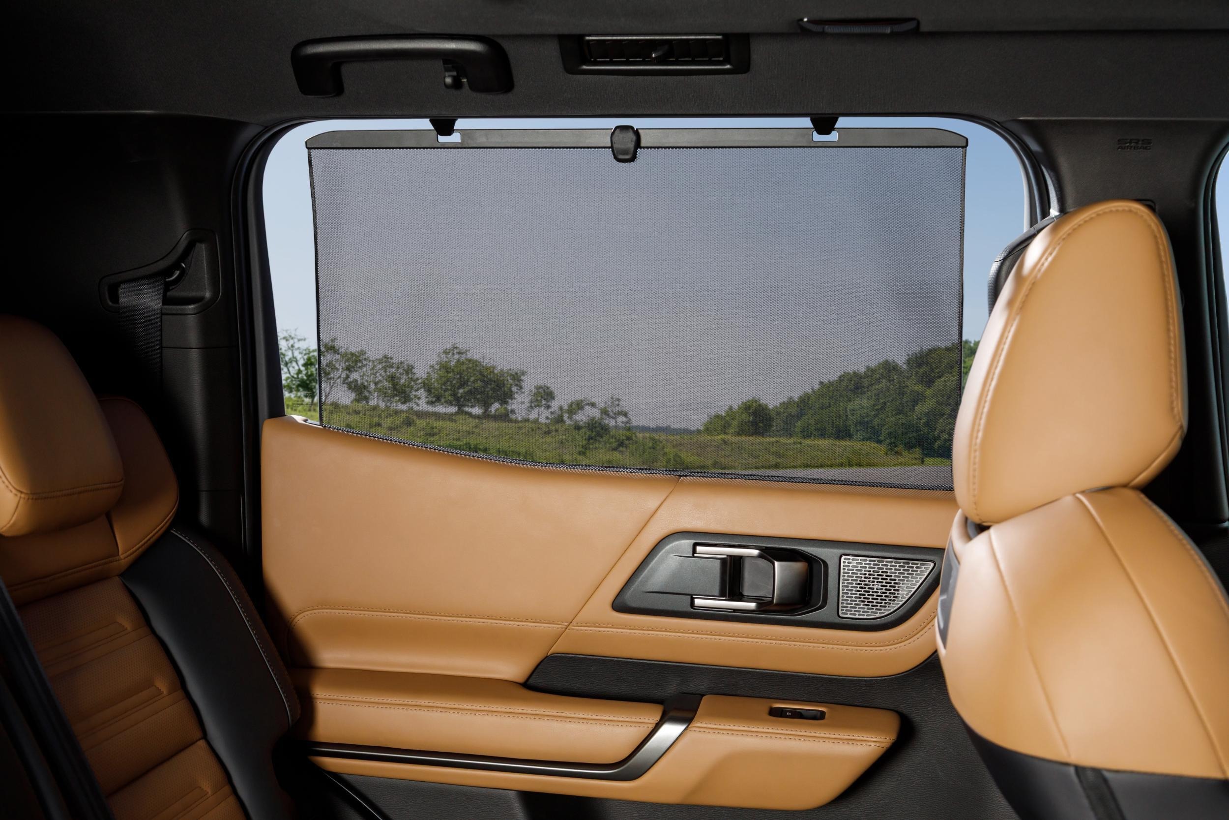 2027 Mitsubishi Pajero Interior - Australia (40)