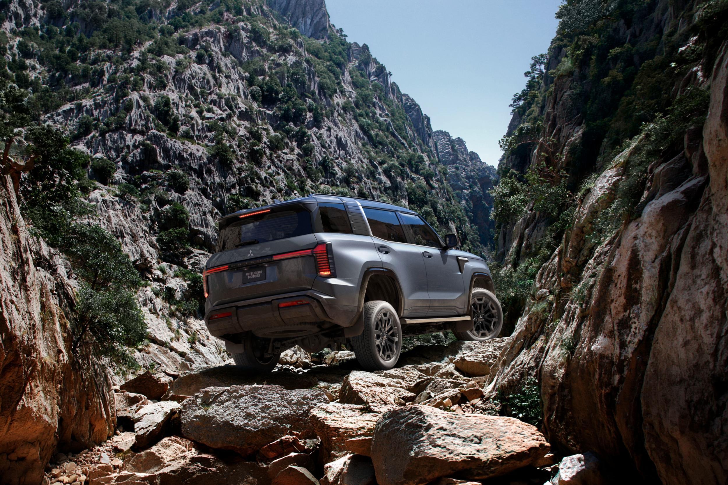 2027 Mitsubishi Pajero Lineup (10 (7)