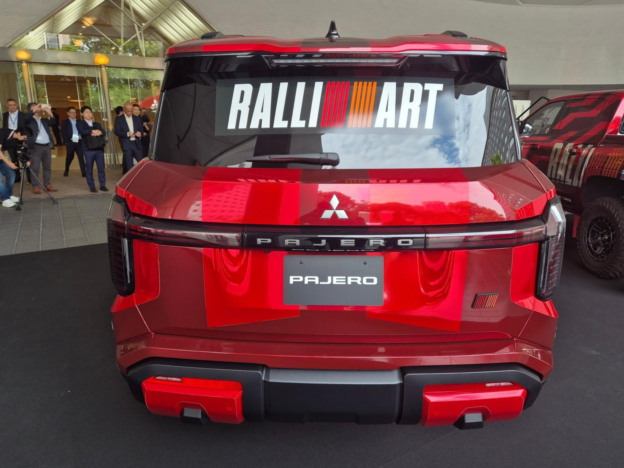 Mitsubishi Pajero Rally Concept (3)
