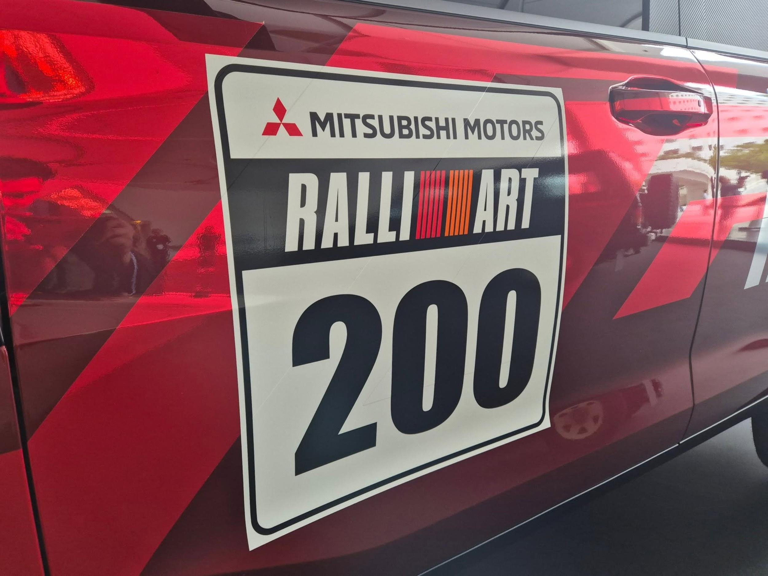 Mitsubishi Pajero Rally Concept (6)